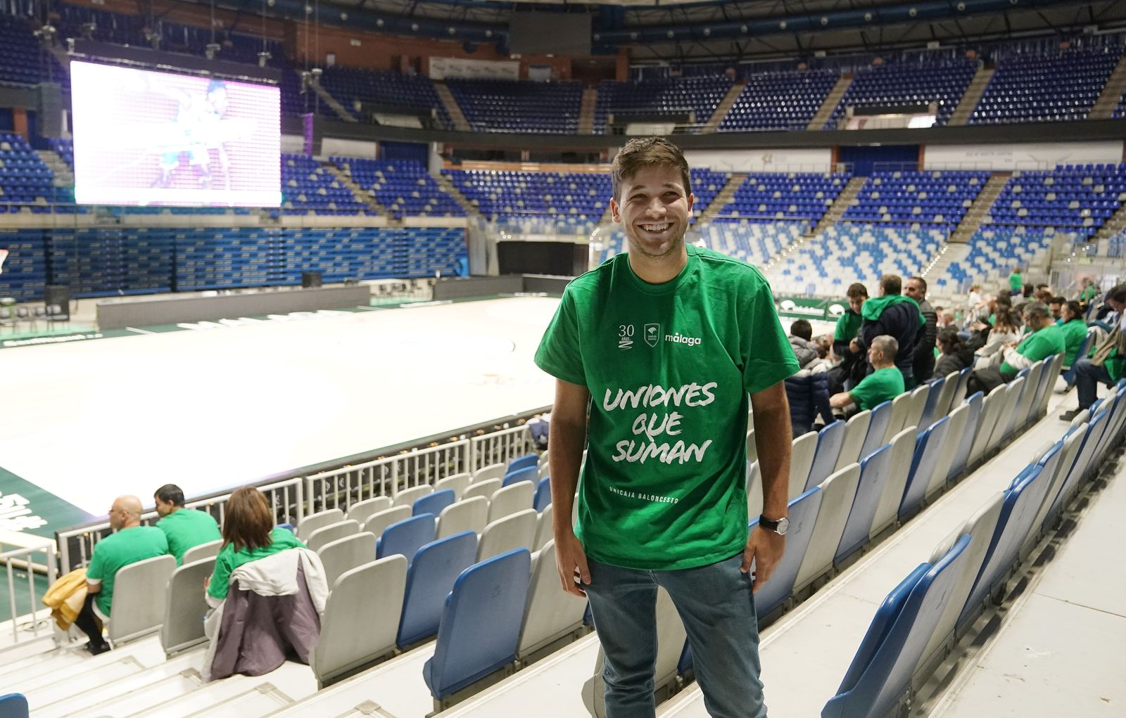 Más de 1.000 personas ven en el Carpena el documental del Unicaja