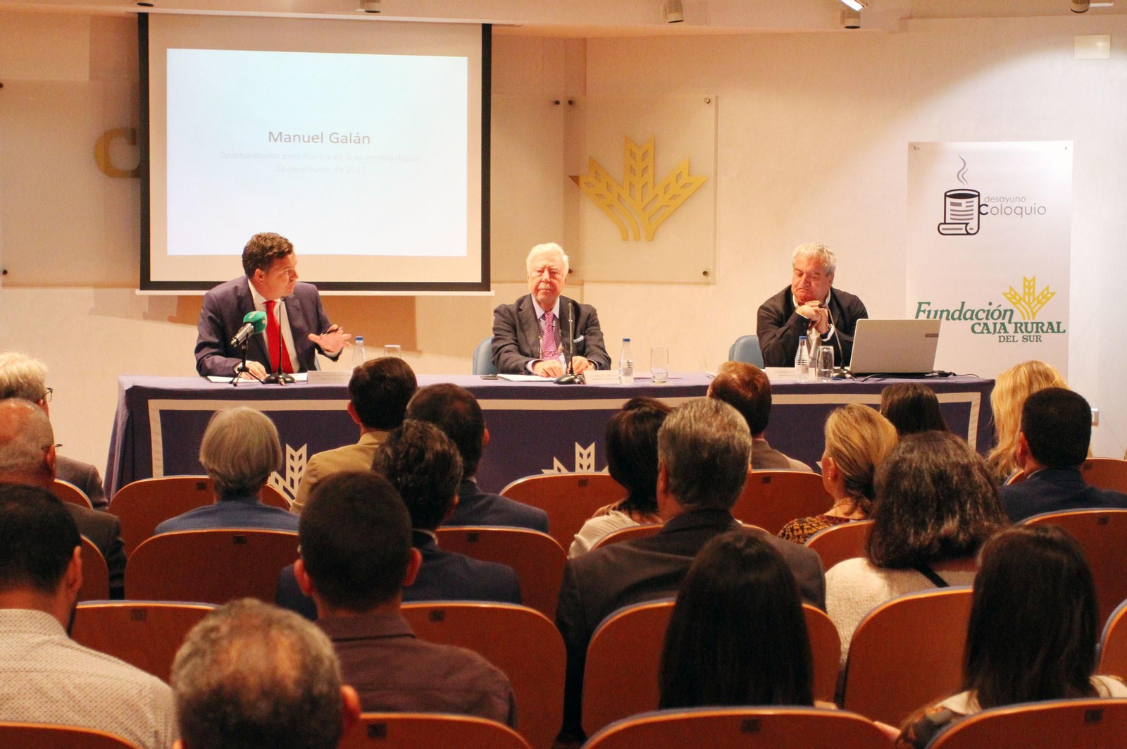 Conferencia de Manuel Galán Pérez sobre las oportunidades para Huelva en economía digital.