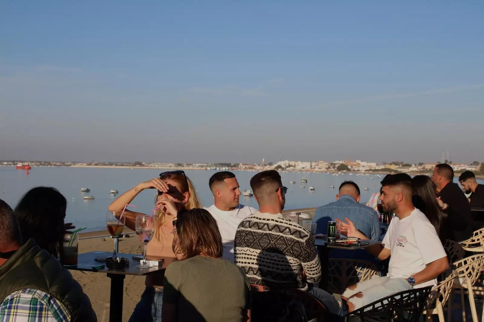 Paseo marítimo de Bajo Guía en Sanlúcar en enero.
