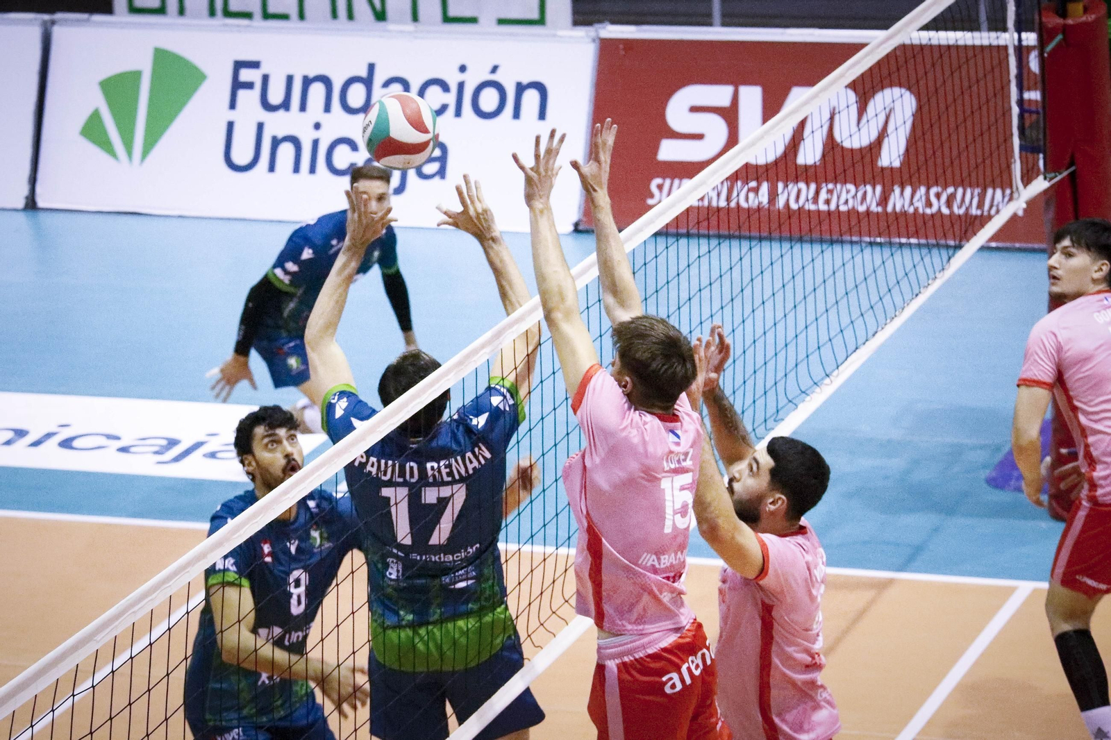 Unicaja Costa de Almería-Arenal Emeve de la Superliga, en imágenes