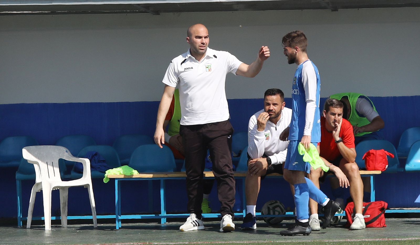 Diego Galiano aprovecha el tiempo de confinamiento para ver fútbol.