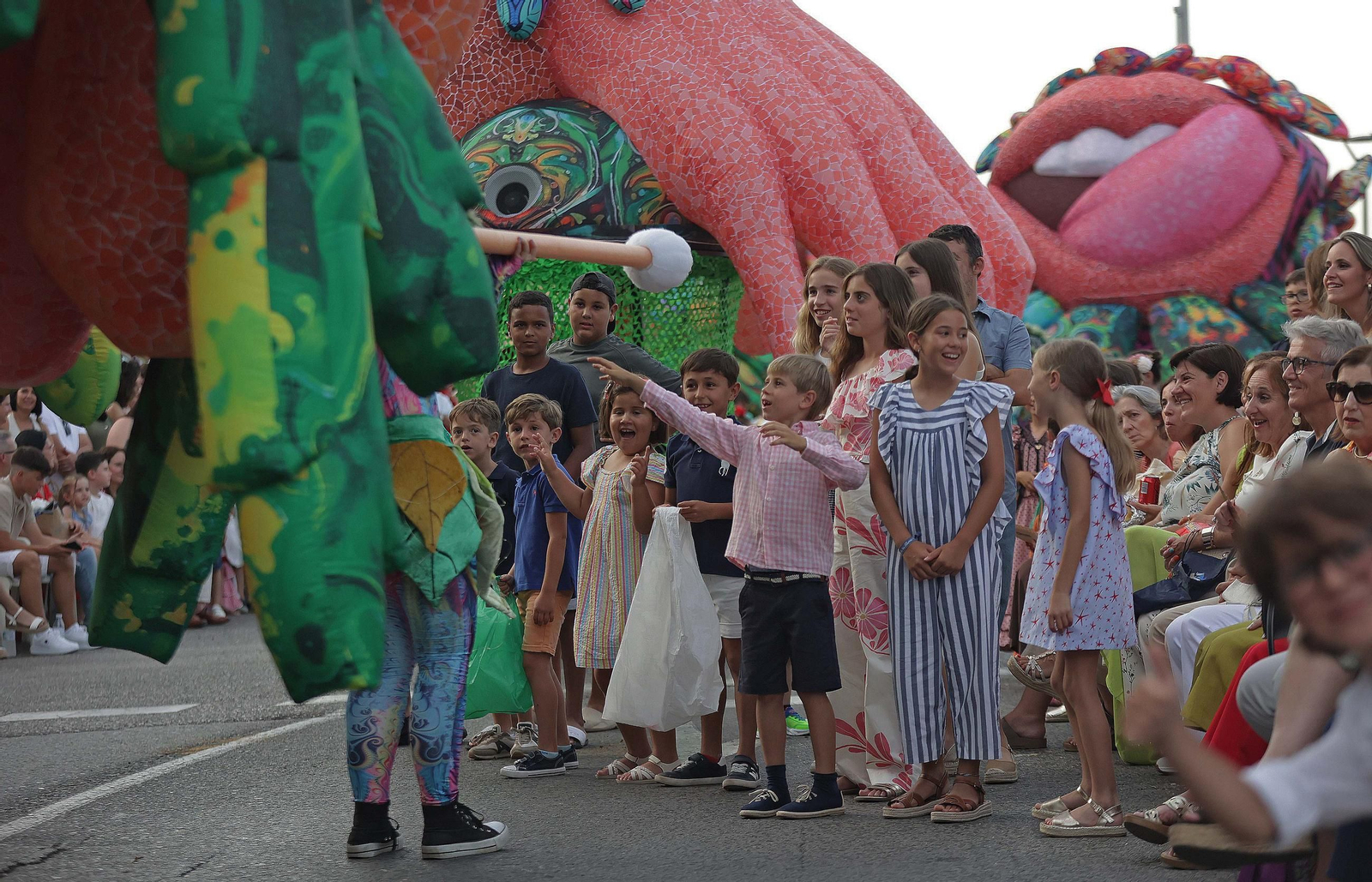 Búscate en las fotos de la cabalgata de la Feria Real de Algeciras 2025