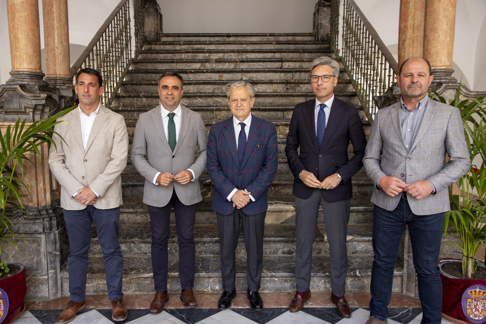 Francis Rodríguez y Salvador Fuentes, en el centro, en el Palacio de la Merced