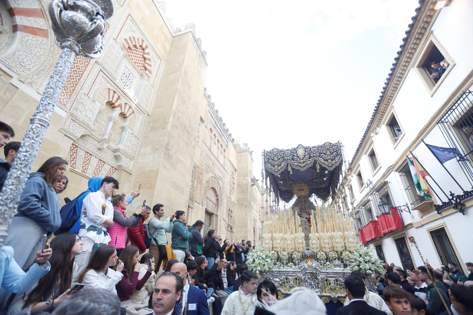 El traslado de la Merced en este Sábado Santo de Córdoba, en imágenes