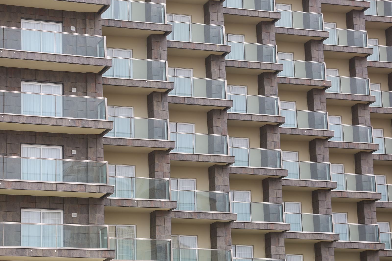 Playas cerradas en Torremolinos, la imagen del coronavirus en Málaga