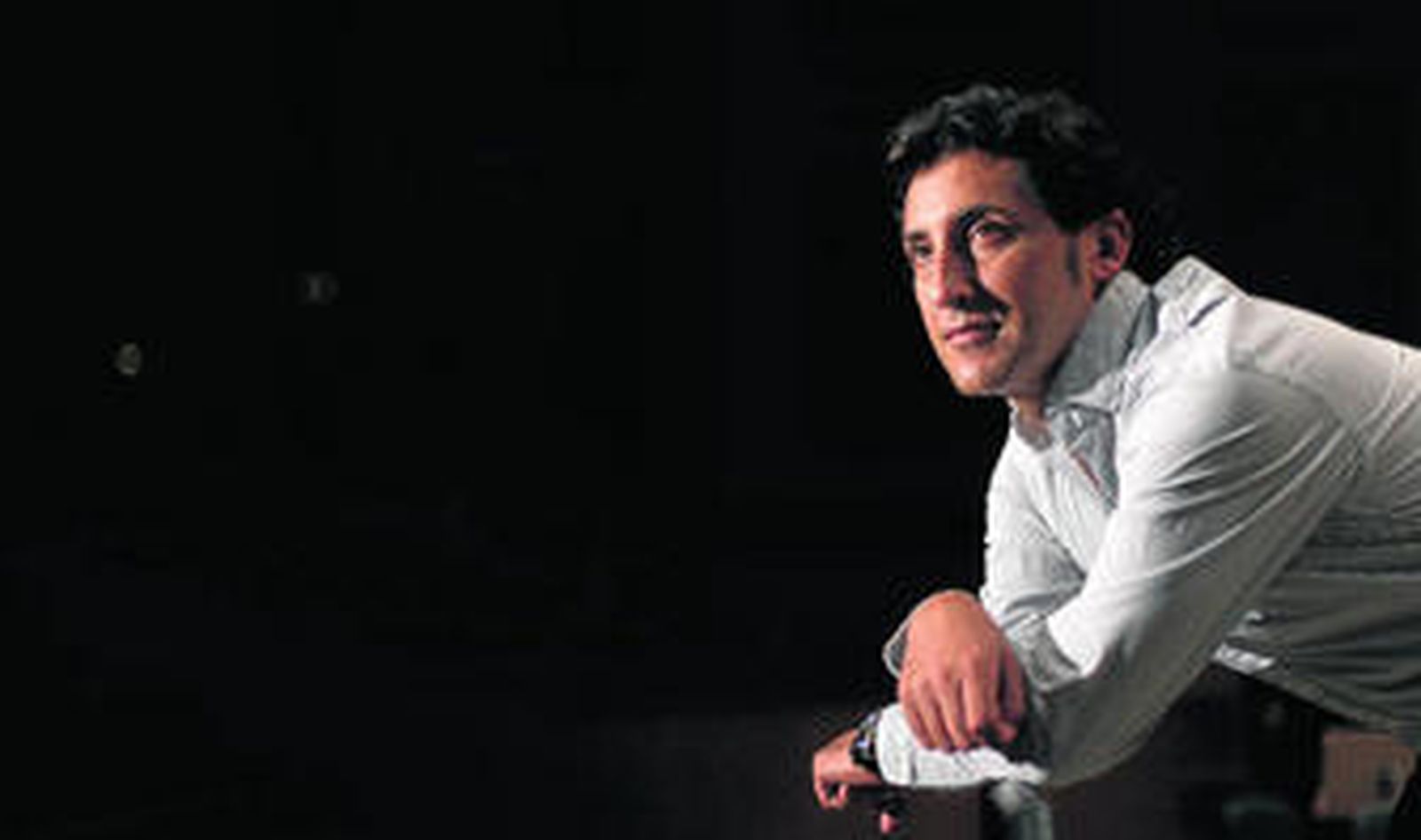 Jorge de León, ayer, en el Teatro de la Maestranza después de un ensayo del 'Réquiem' de Verdi.