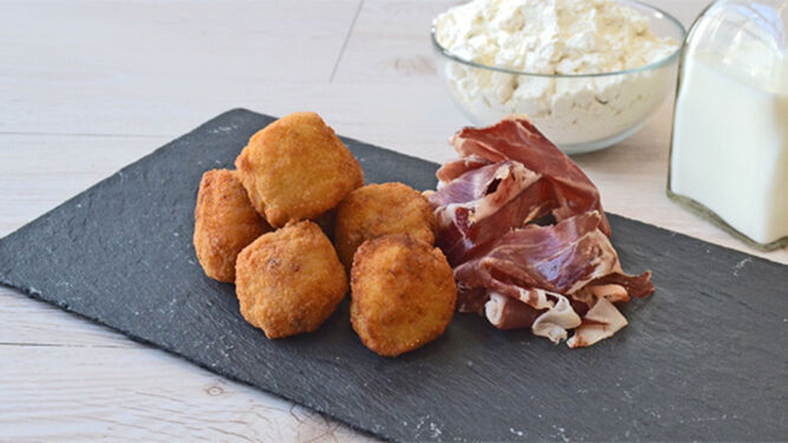 La croqueta preferida de los españoles es la de jamón ibérico.