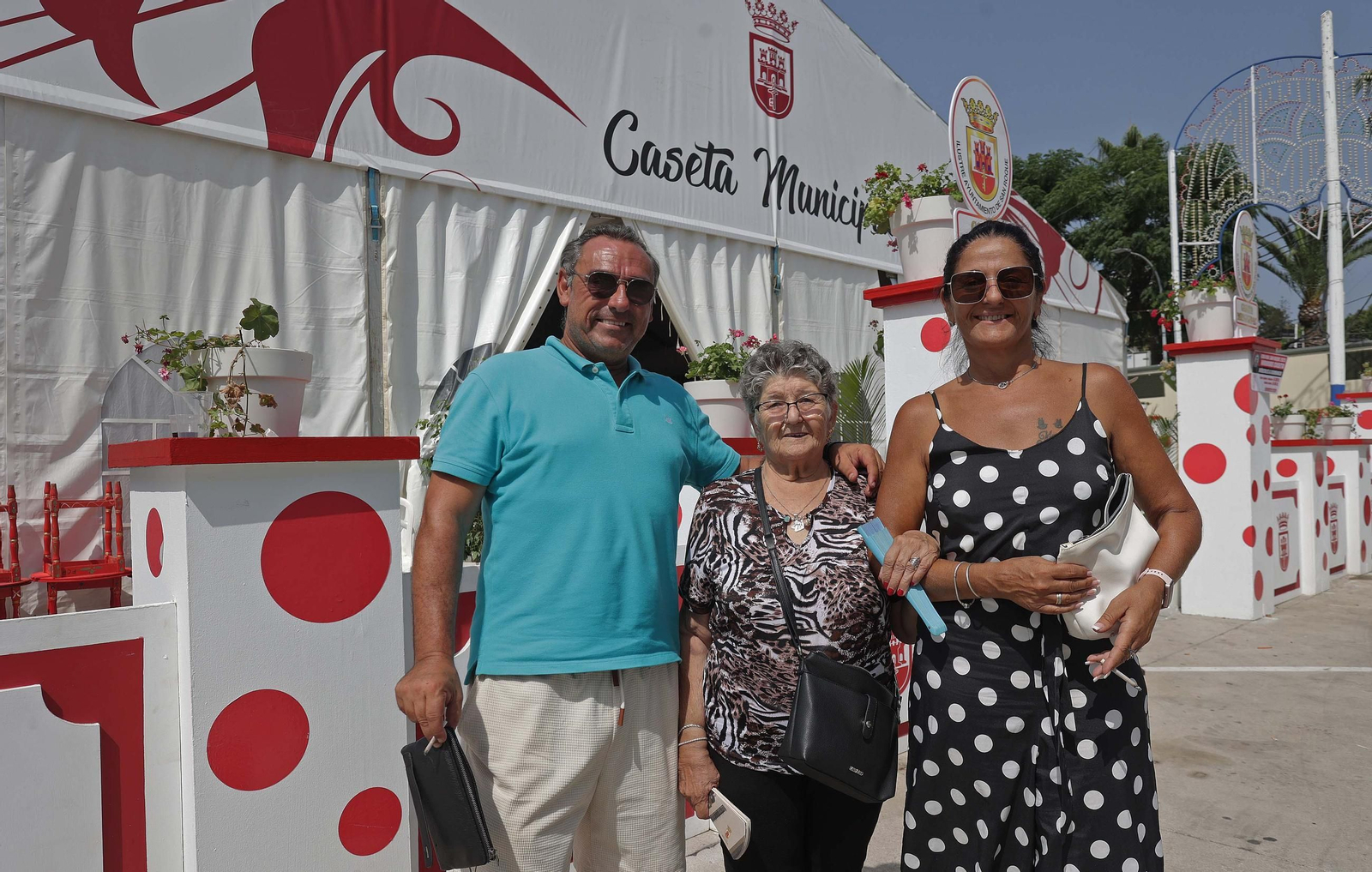 Búscate en las fotos del Domingo Rociero en la Feria Real de San Roque 2025