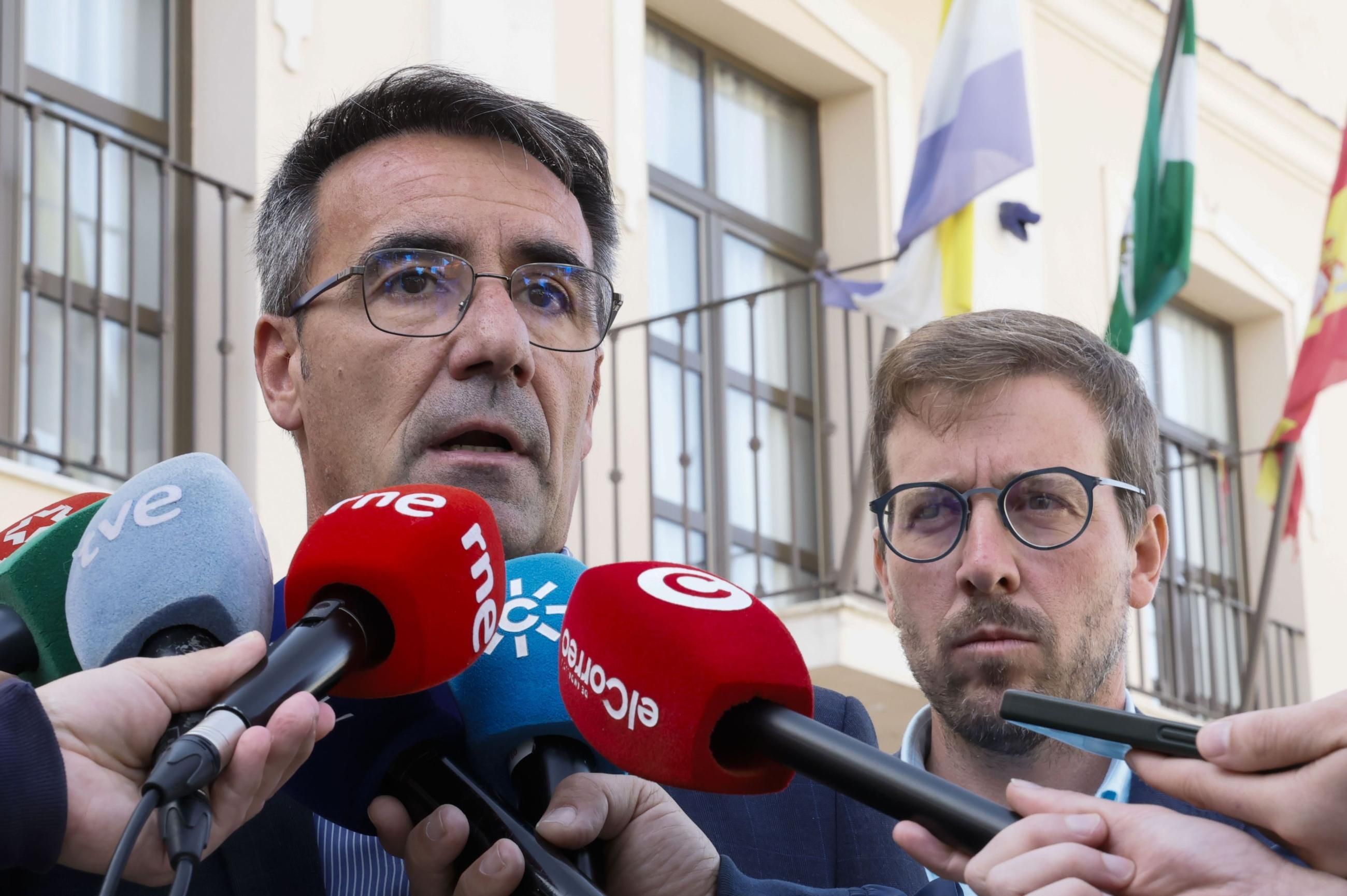 El Gobierno admite en Isla Mayor que hacen falta más medios para combatir la "peligrosidad" de los narcos