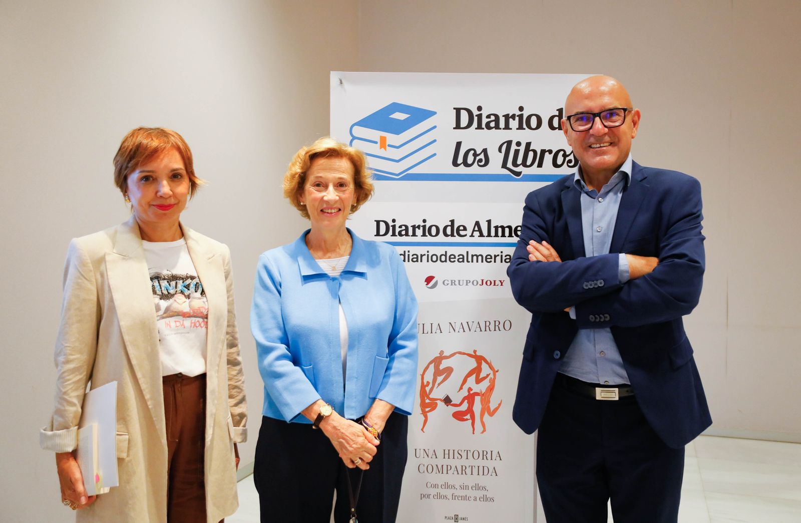 Imágenes de Diario de los Libros, con Julia Navarro