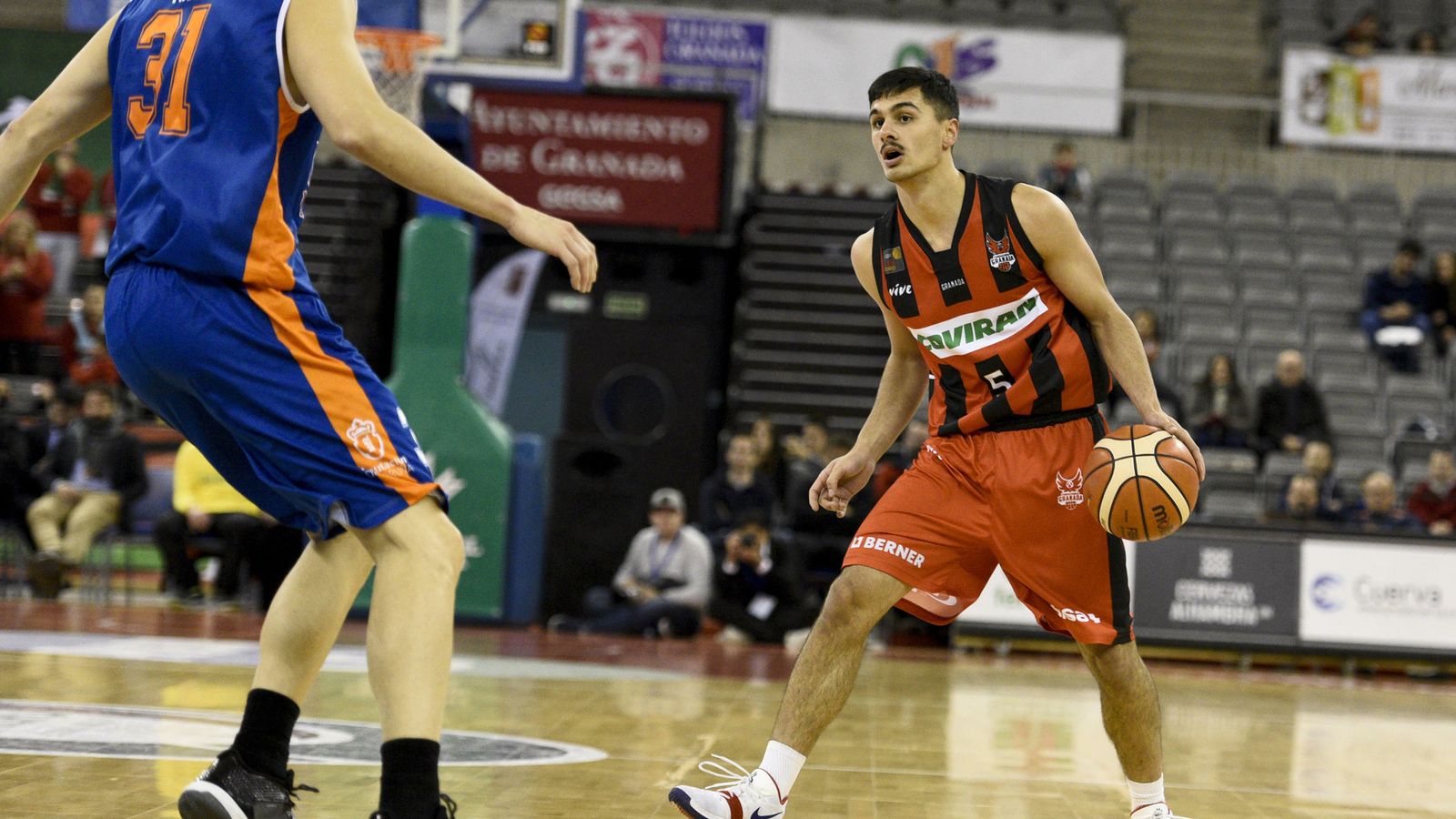 El base del Covirán marca el ritmo