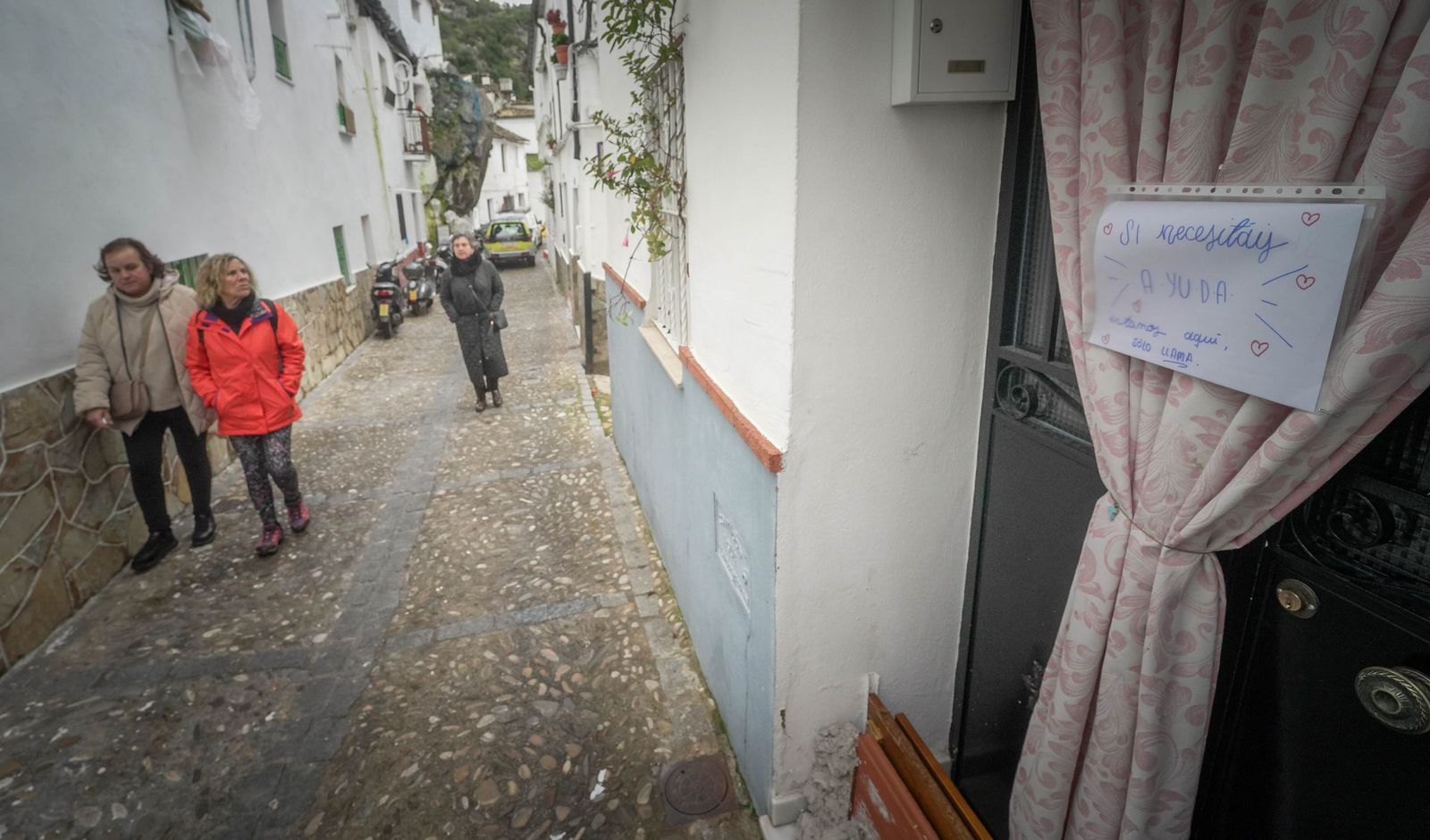 Imágenes de los torrentes de agua por las calles de Ubrique