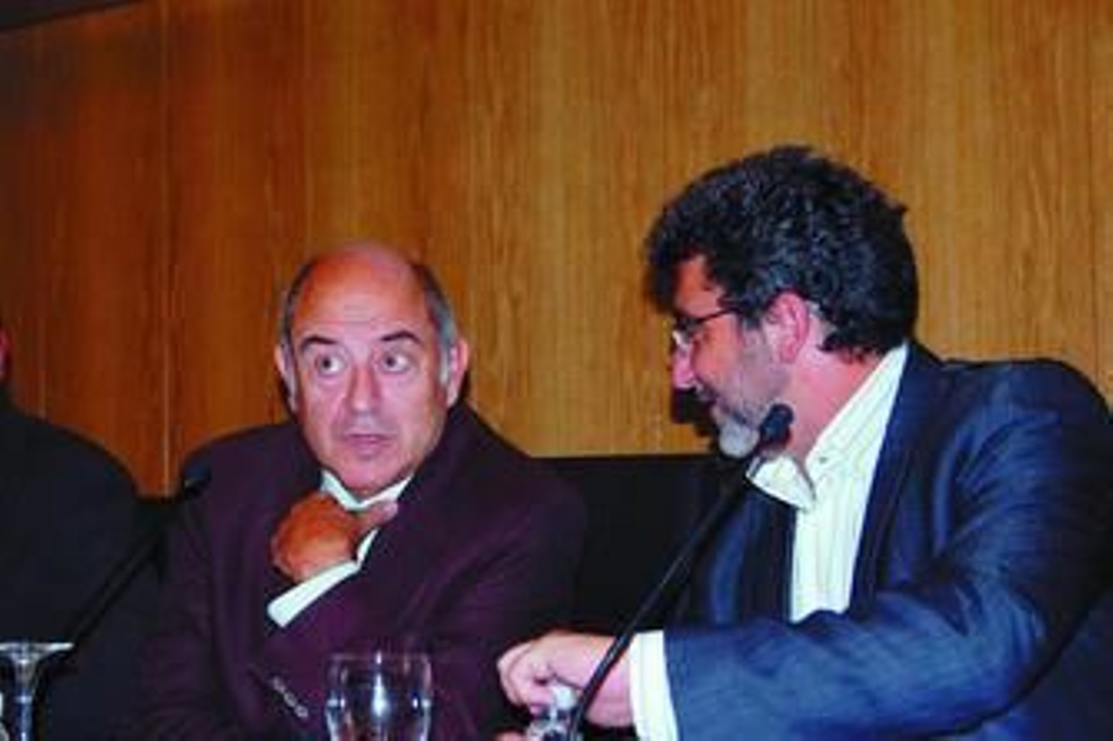 El filósofo José Antonio Marina acompañado del alcalde Gutiérrez Limones.