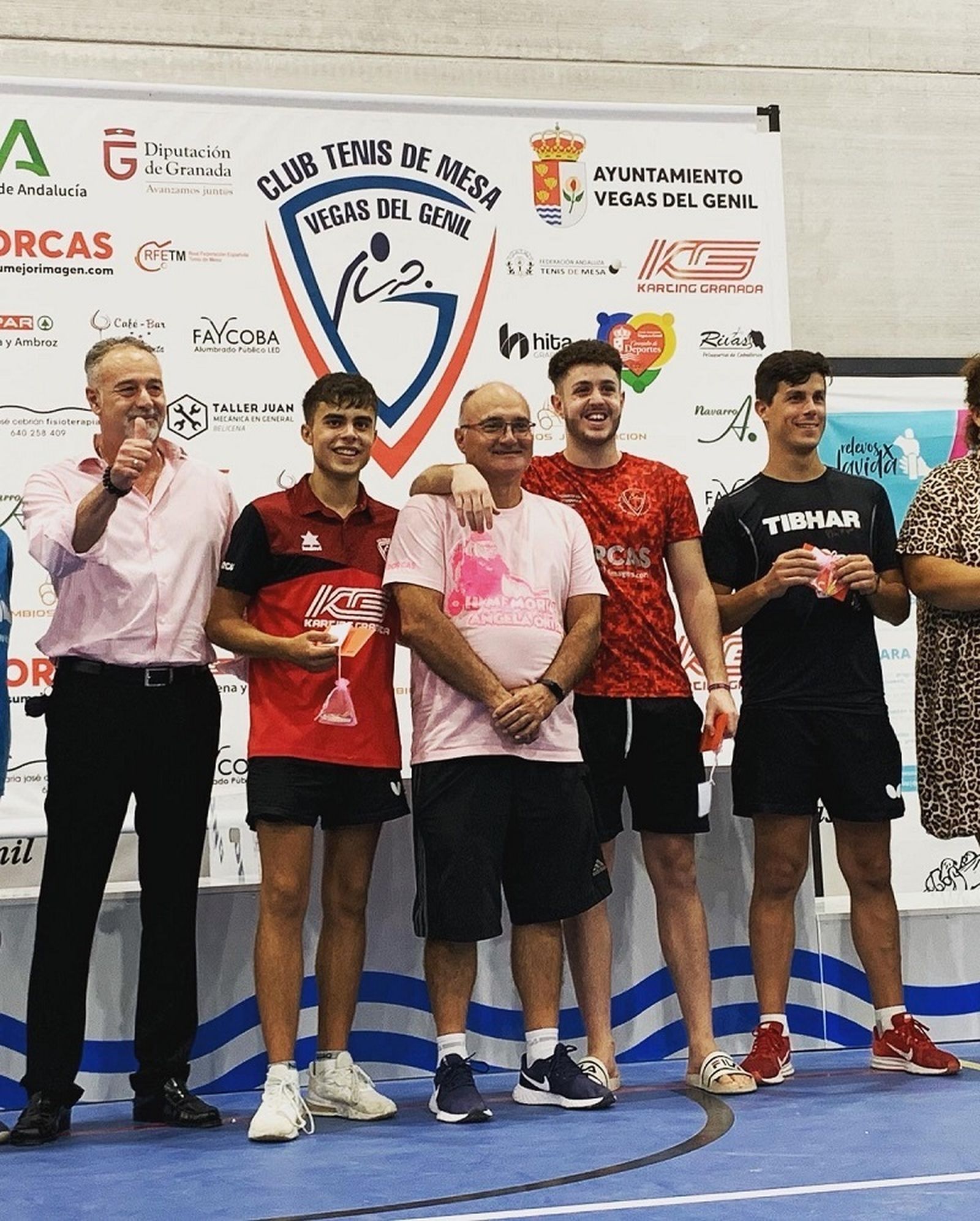 Algunos de los participantes en el podio del II Memorial Ángela Ortiz