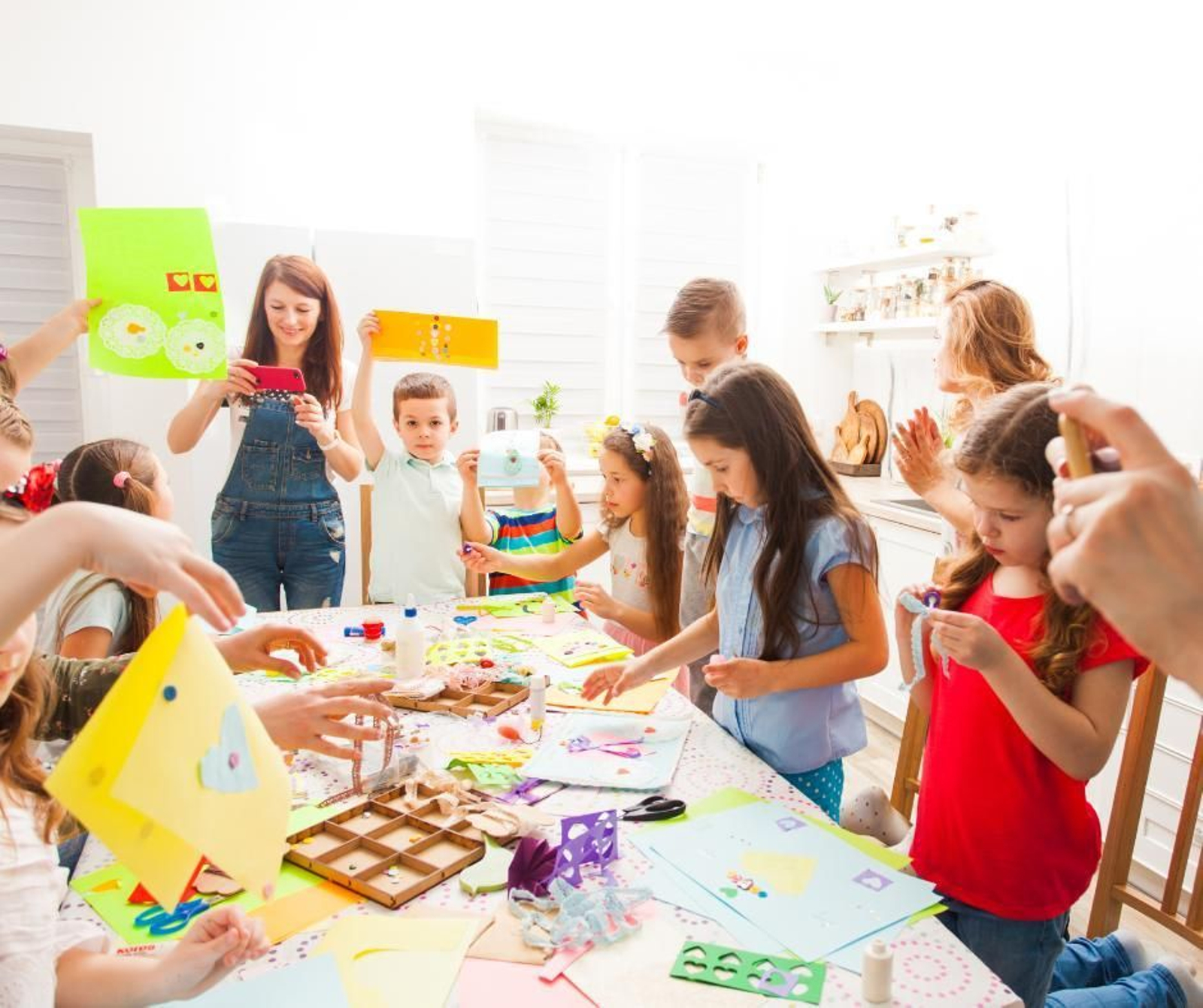 Celebración de un taller en un centro de ocio juvenil.