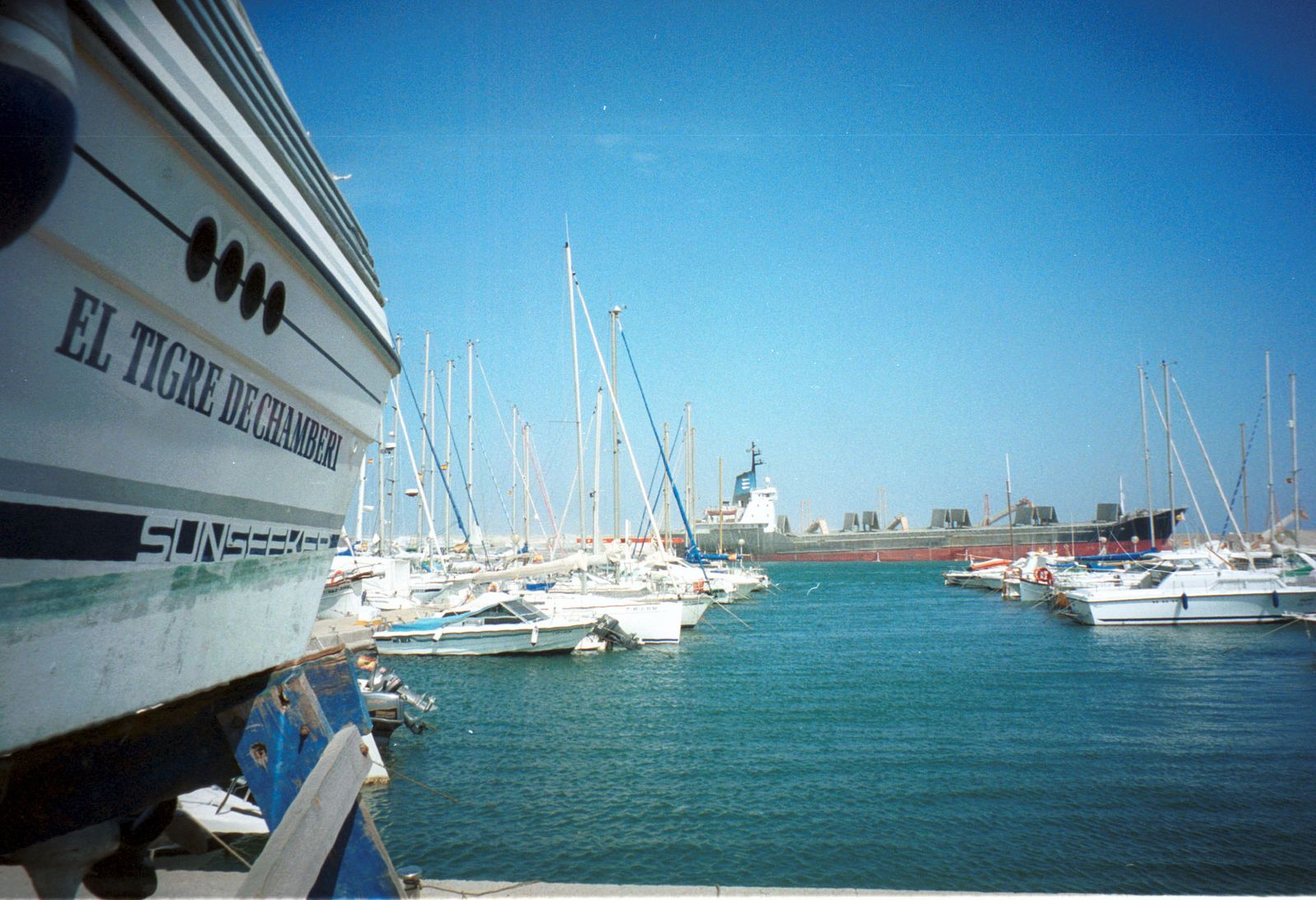 Las mejores playas de Granada para dar un paseo en barco