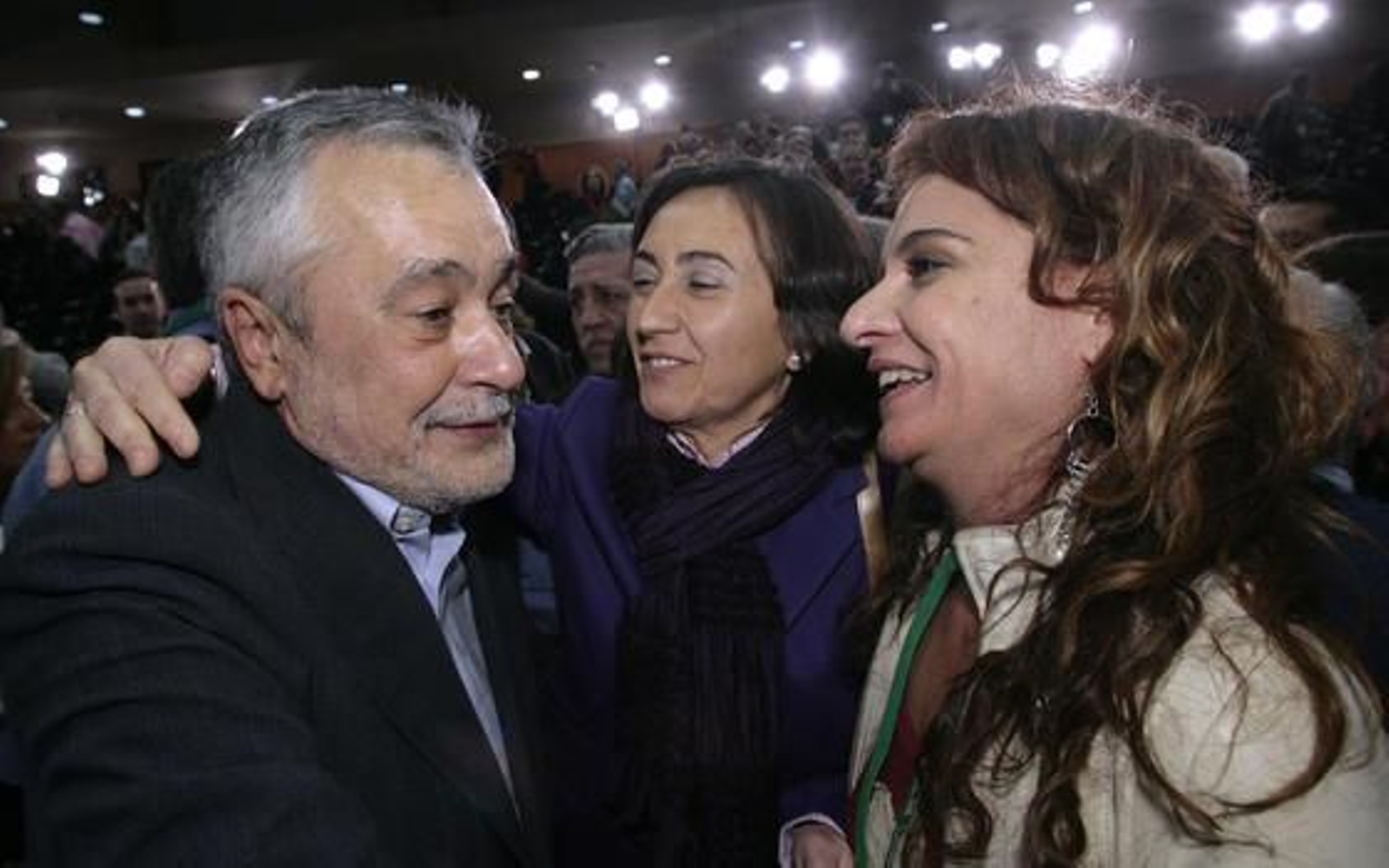 Marzo de 2010: Montero, Griñán y Aguilar en una acto del partido. /  J.C. Muñoz