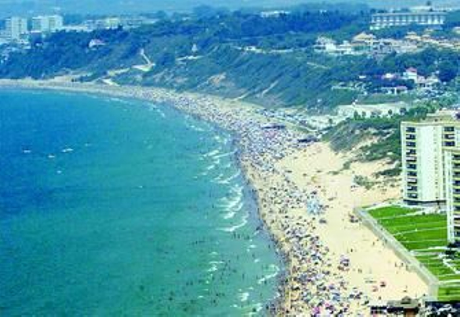 Vista aérea del litoral de Rota: el "violador de la playa" actuaba entre Costa Ballena y El Puntalillo.