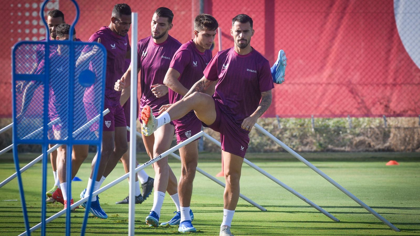 Suso, Gattoni, Rafa Mir y Fernando, en una serie de ejercicios.