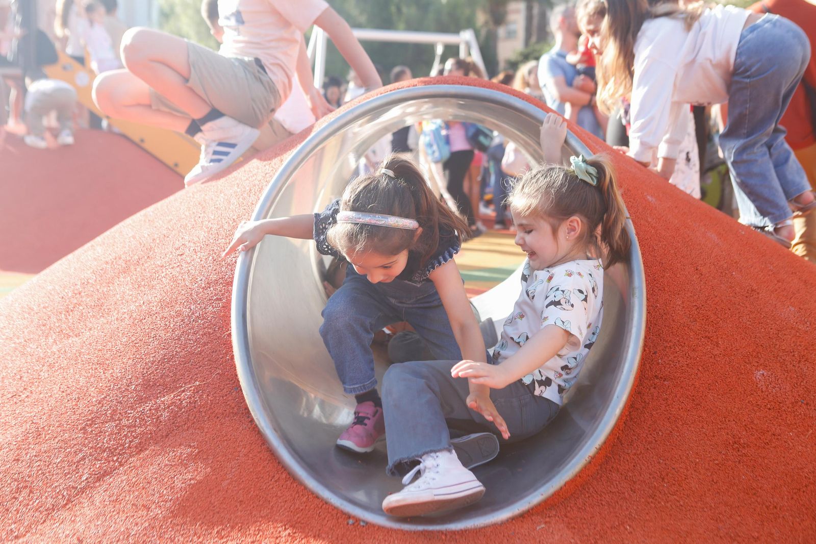 Las fotos de la inauguración del nuevo parque infantil junto al Conservatorio de La Línea