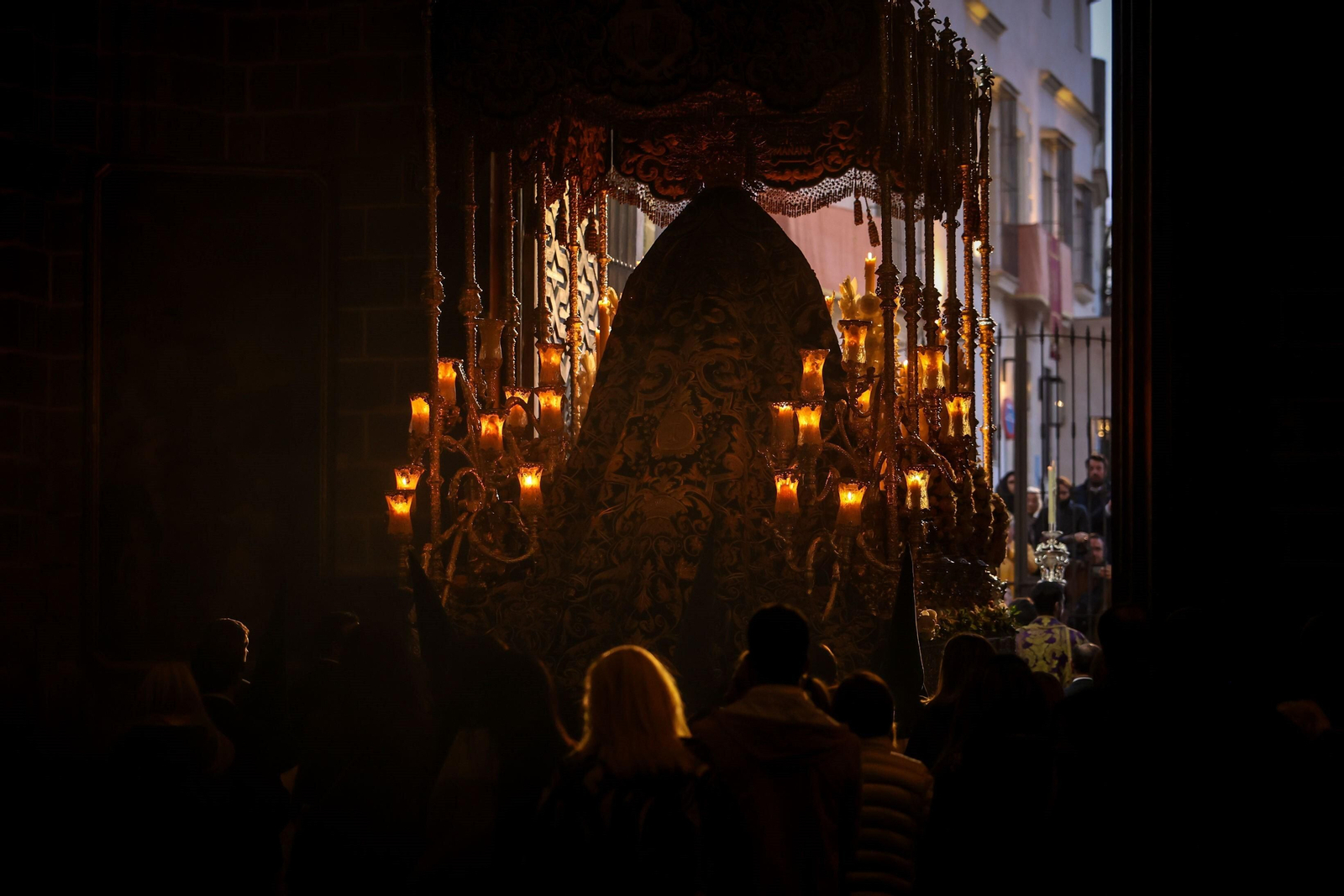 Madrugada del Viernes Santo en Jerez: imágenes de la Noche de Jesús