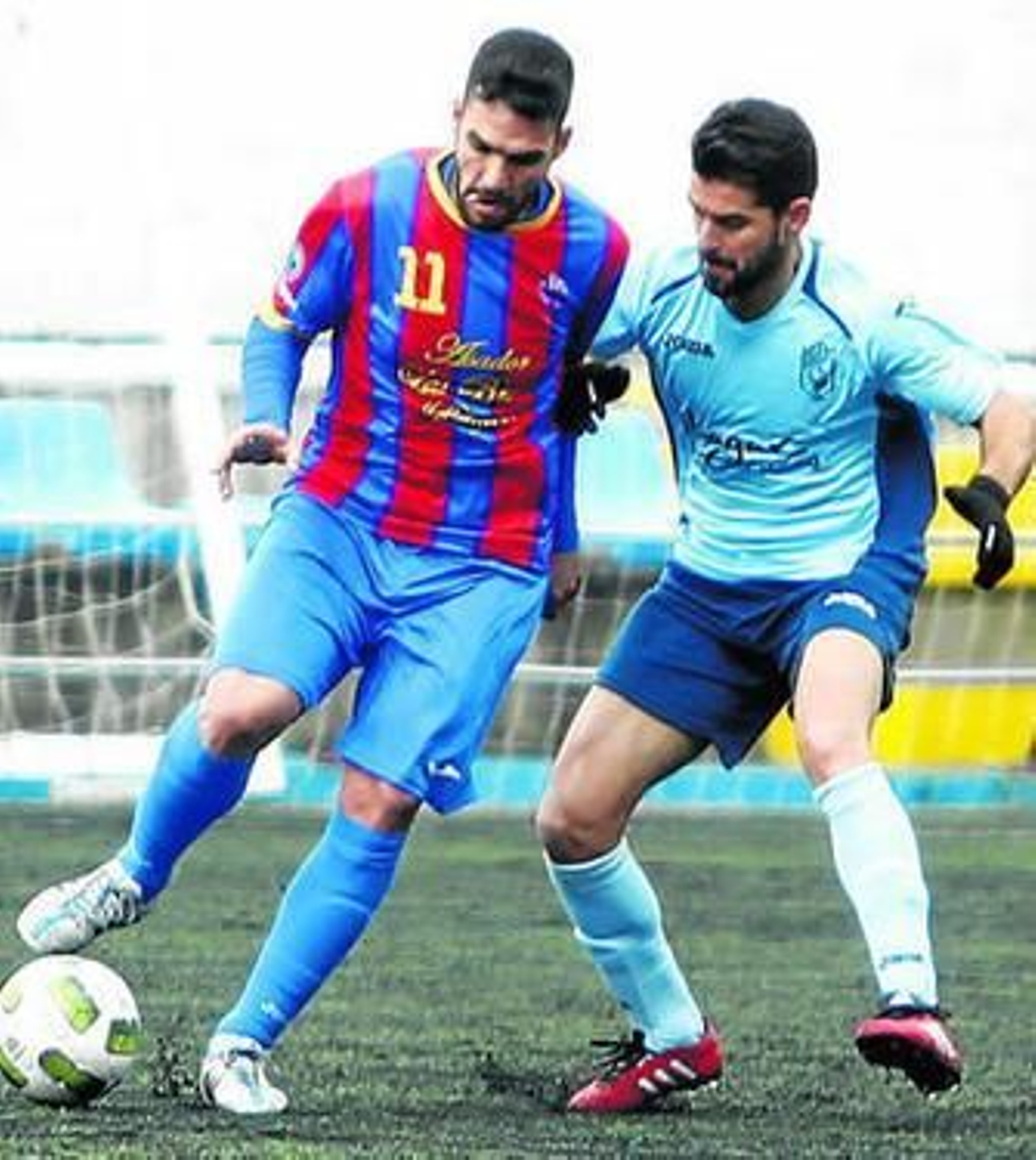 Una acción del partido jugado ayer en Peligros.