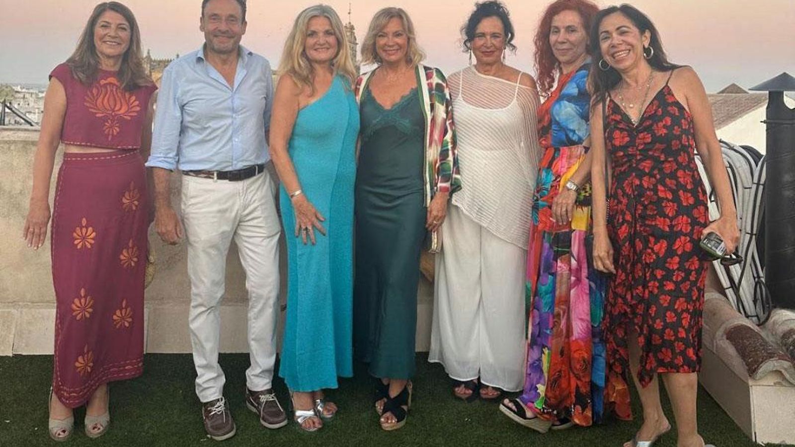 Raquel Antón, Honorio Aguilar, Belén Nature, Montse Márquez, Carmen Carmona, Marina Lagos y Cora Lagos.