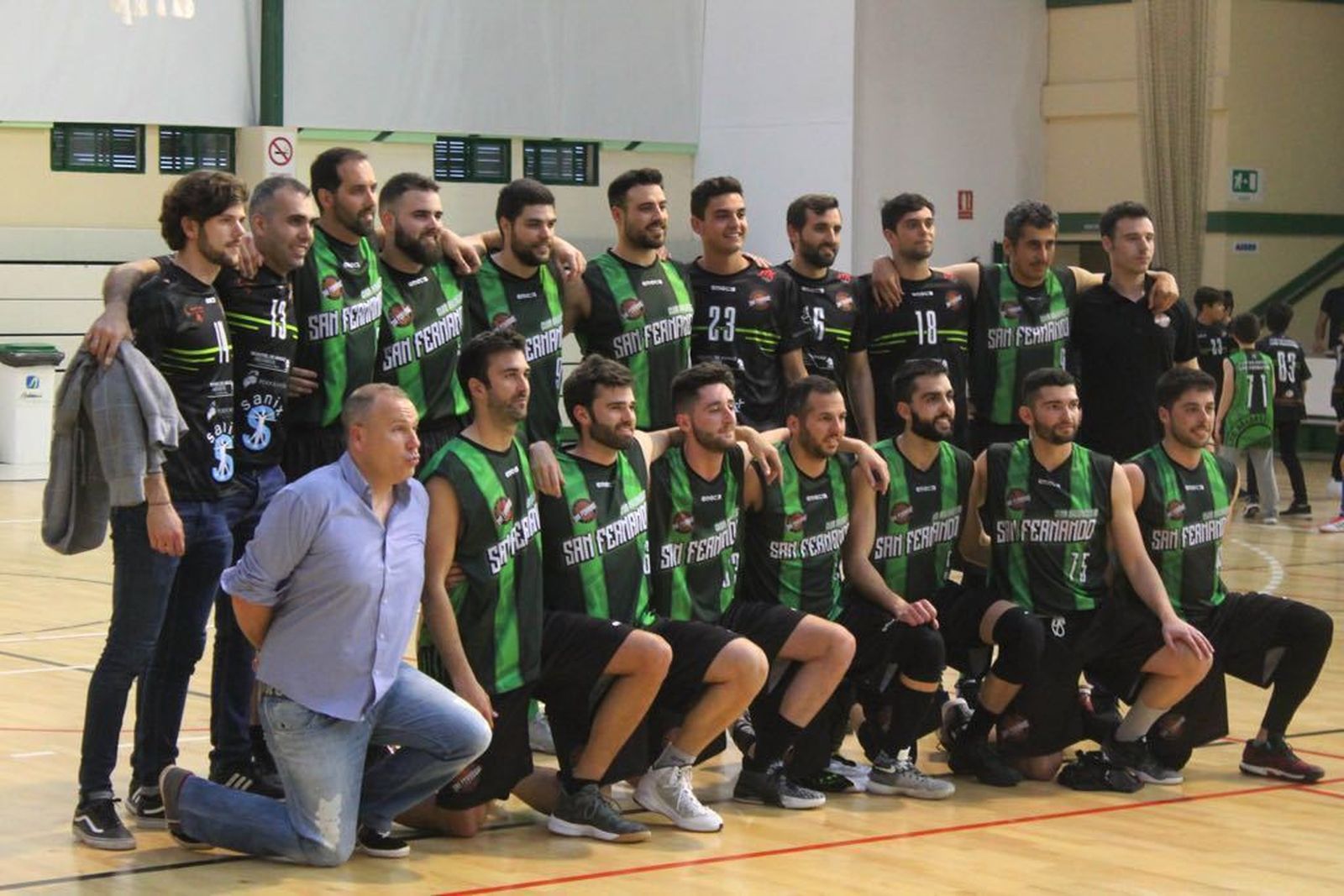 Plantilla con la que el CB San Fernando afronta la nueva campaña en la Liga EBA.