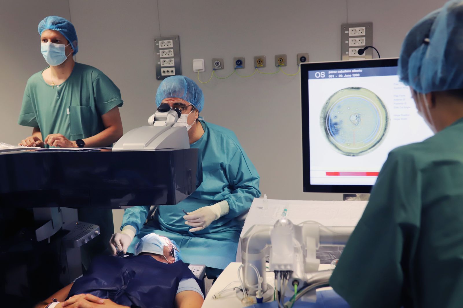 En plena intervención.