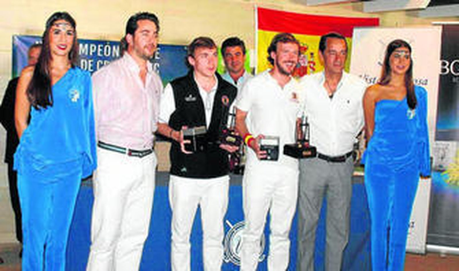 Los asturianos Manuel y Andrés Álvarez-Sala, campeones, flanqueados por Eduardo Medina y Luis de Gortázar.