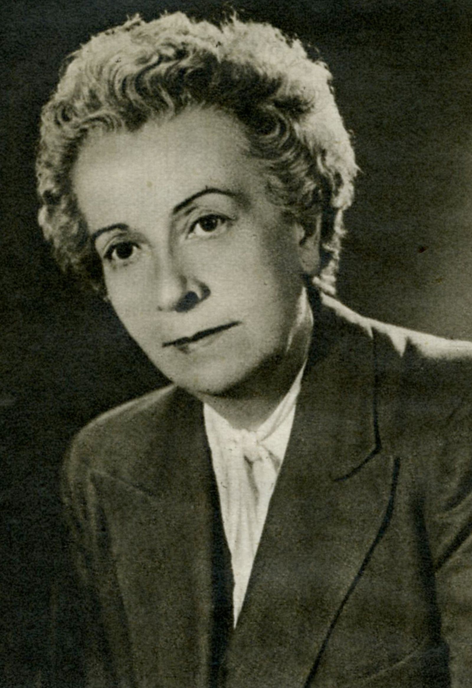 Encarnación Aragoneses, más conocida como Elena Fortún (Madrid, 1886-1952).