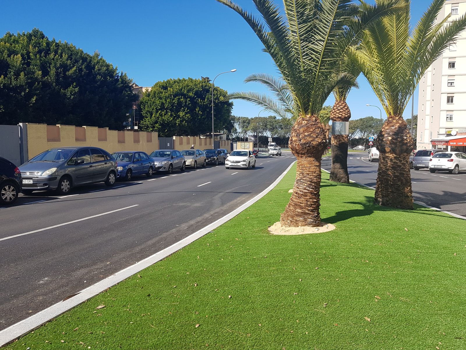 Tramo de la avenida Al Andalus de la rotonda de la Lotería Nacional a Pery Junquera.
