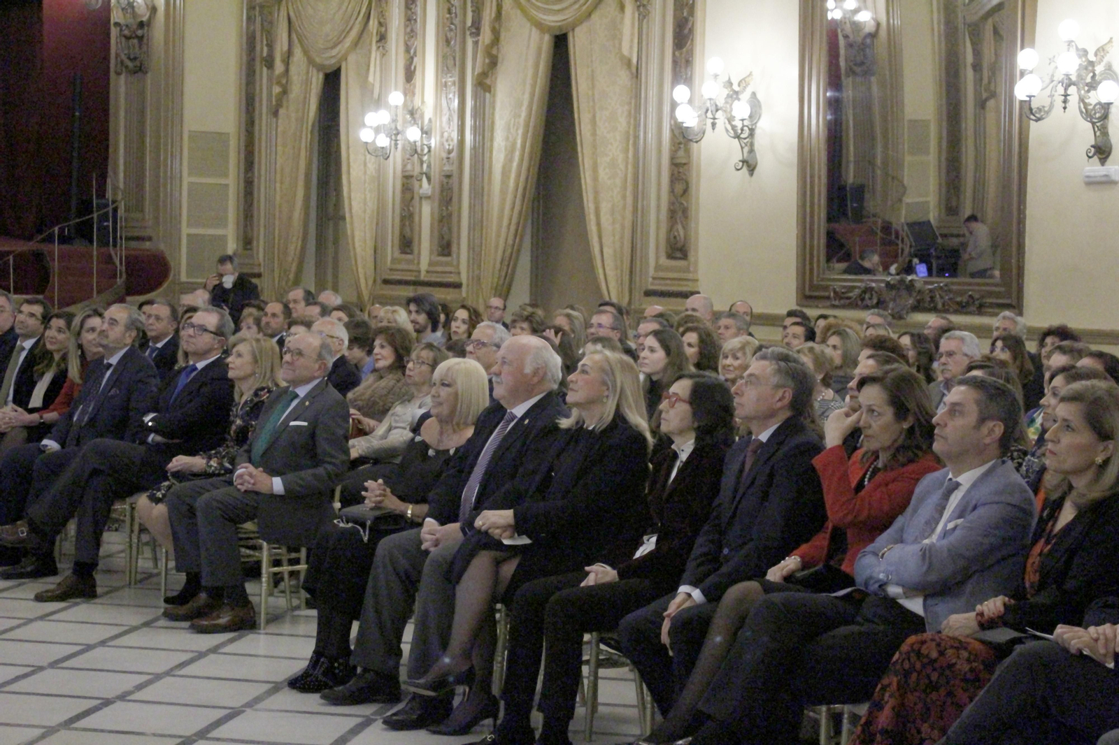 Fotografías del homenaje a María Luisa Cobos por la AECC