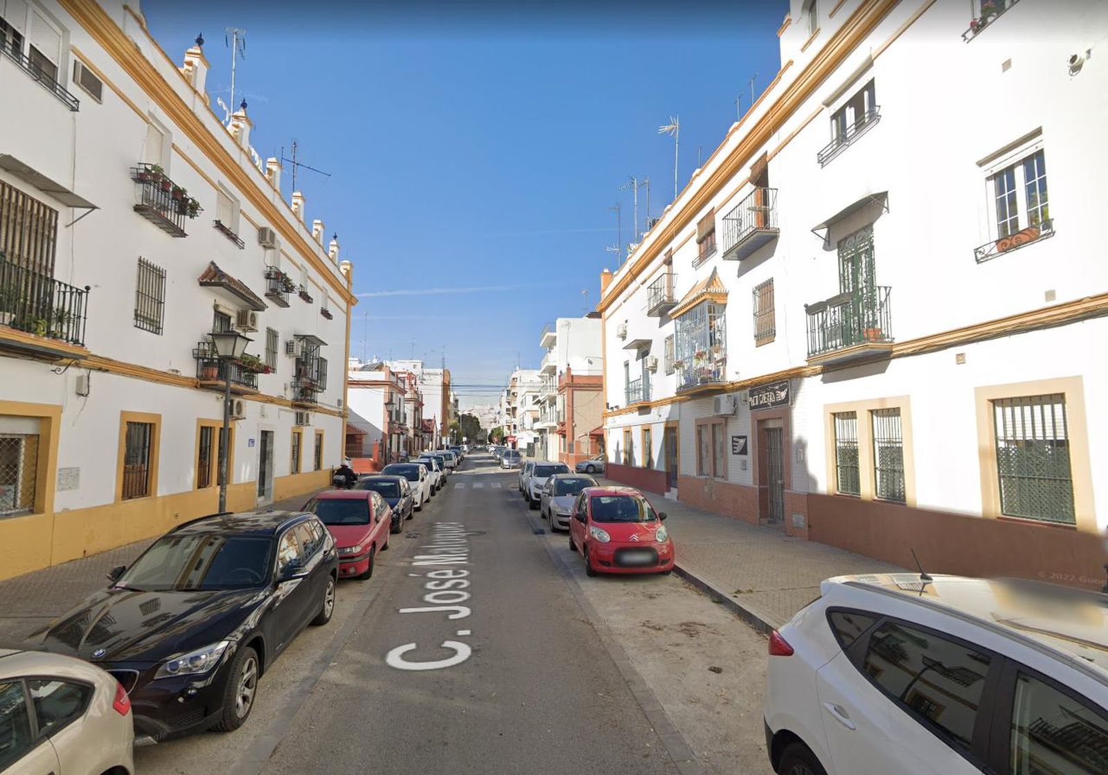 La calle Maluquer es una de las afectadas por la falta de luz en la vía pública
