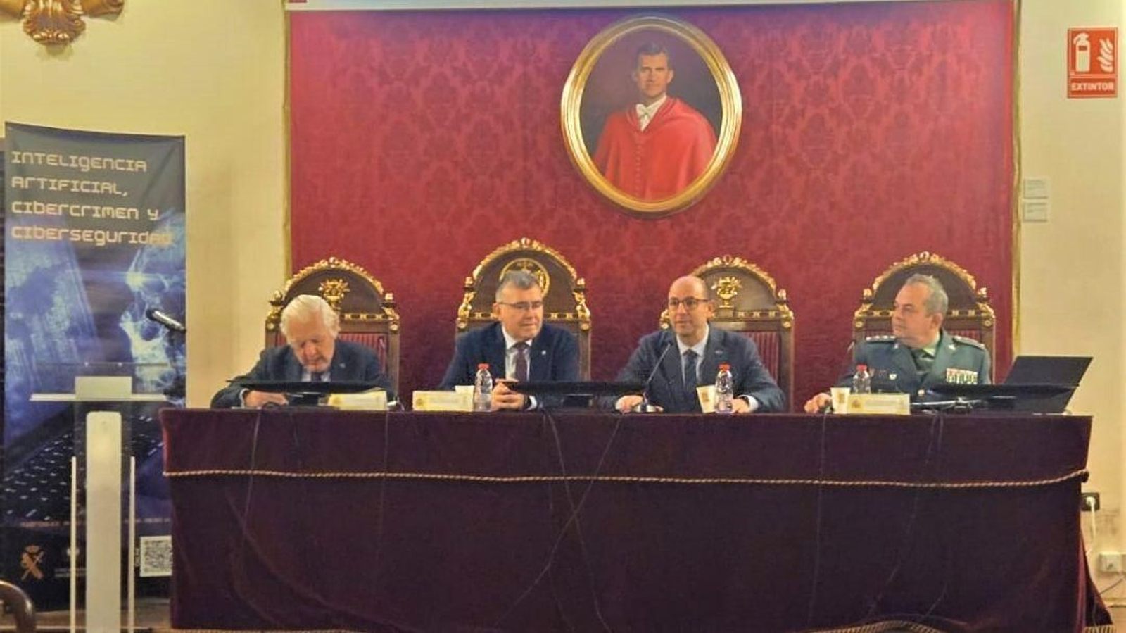 La Comandancia de la Guardia Civil de Granada celebró ayer en la Facultad de Derecho de la UGR la jornada “Inteligencia artificial, cibercrimen y ciberseguridad”