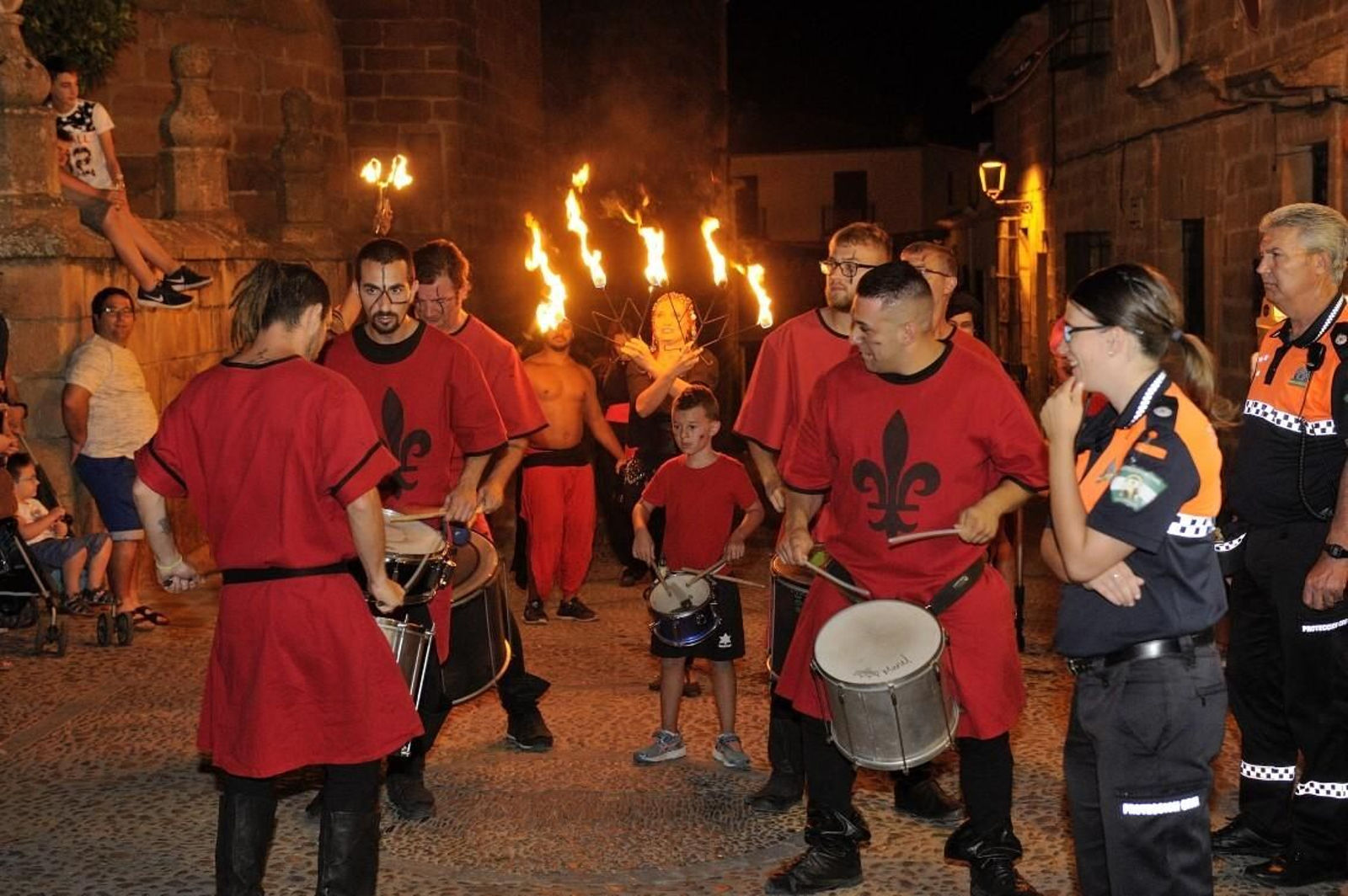 Las Fiestas Medievales se celebran desde hace unos años en la plaza y el castillo. Baños de la Encina, uno de los pueblos más bonitos de España