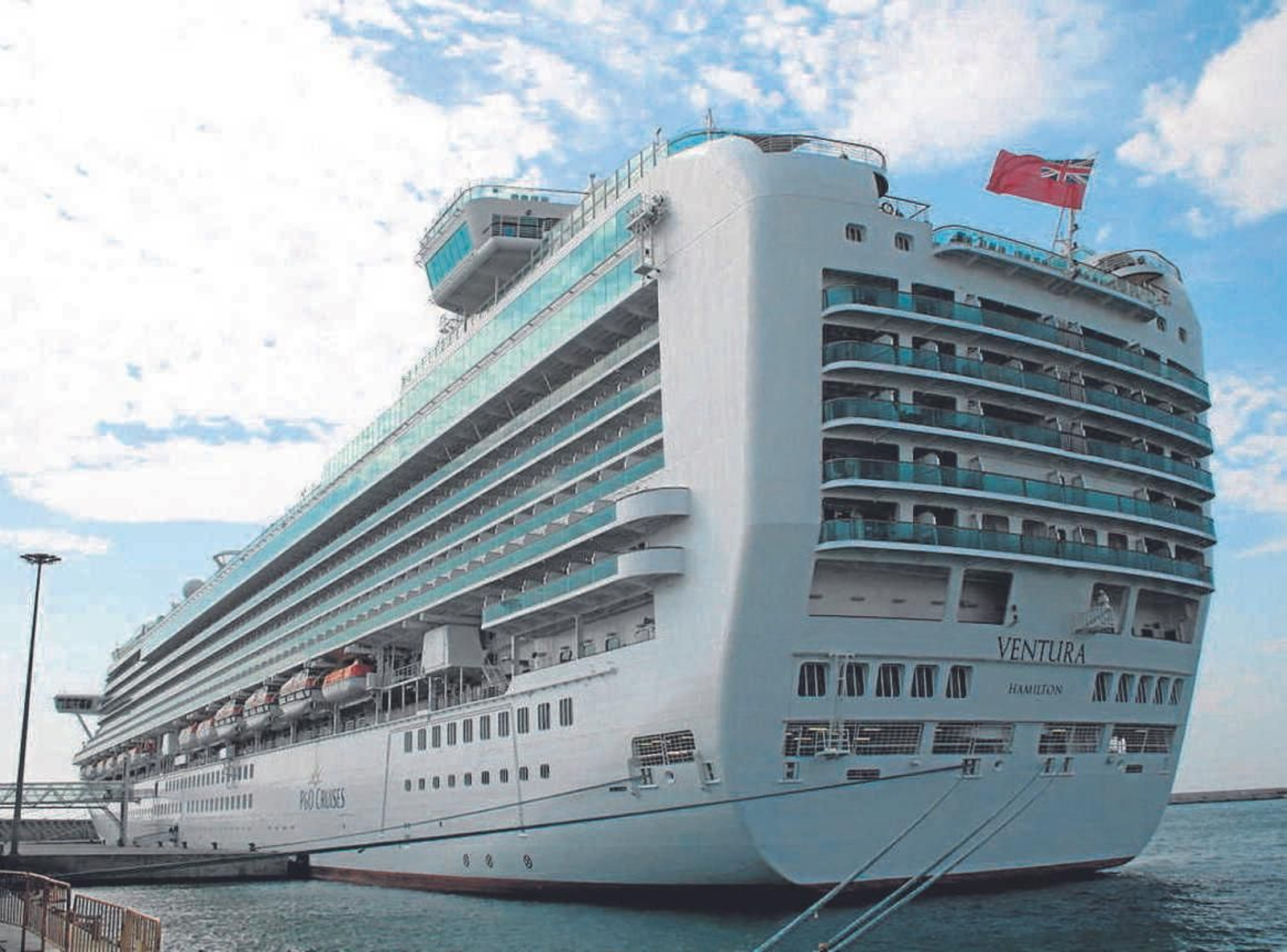 En breve podría volver a verse en el puerto de Cádiz algún crucero tras el parón del covid