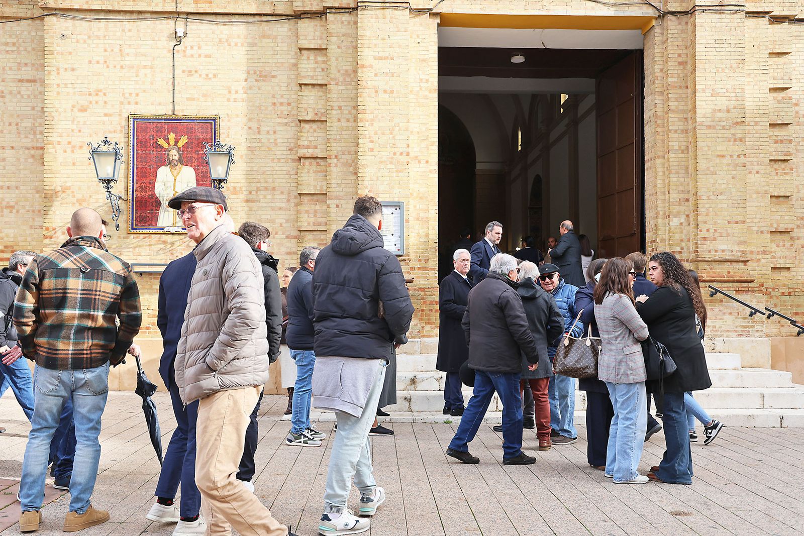 Las fotografías del emotivo adiós a Natividad de la Torre, la abuela onubense fallecida en Adamuz
