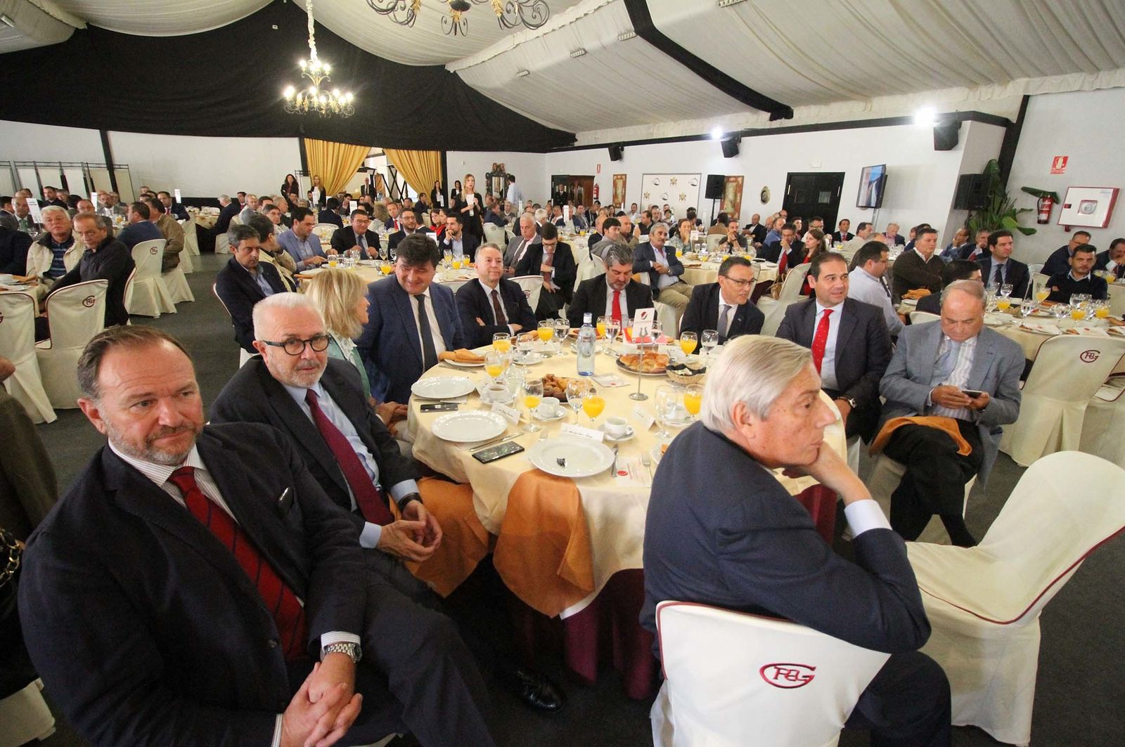 Imágenes del Desayuno Informativo del Grupo Joly con Javier Targhetta