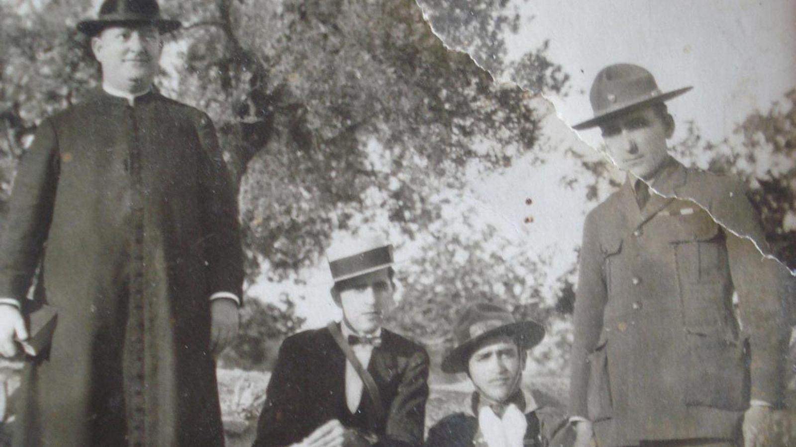 Juan Ibáñez (izquierda), capellán de los Exploradores y Luis Rodríguez (derecha), jefe de la tropa de Albox