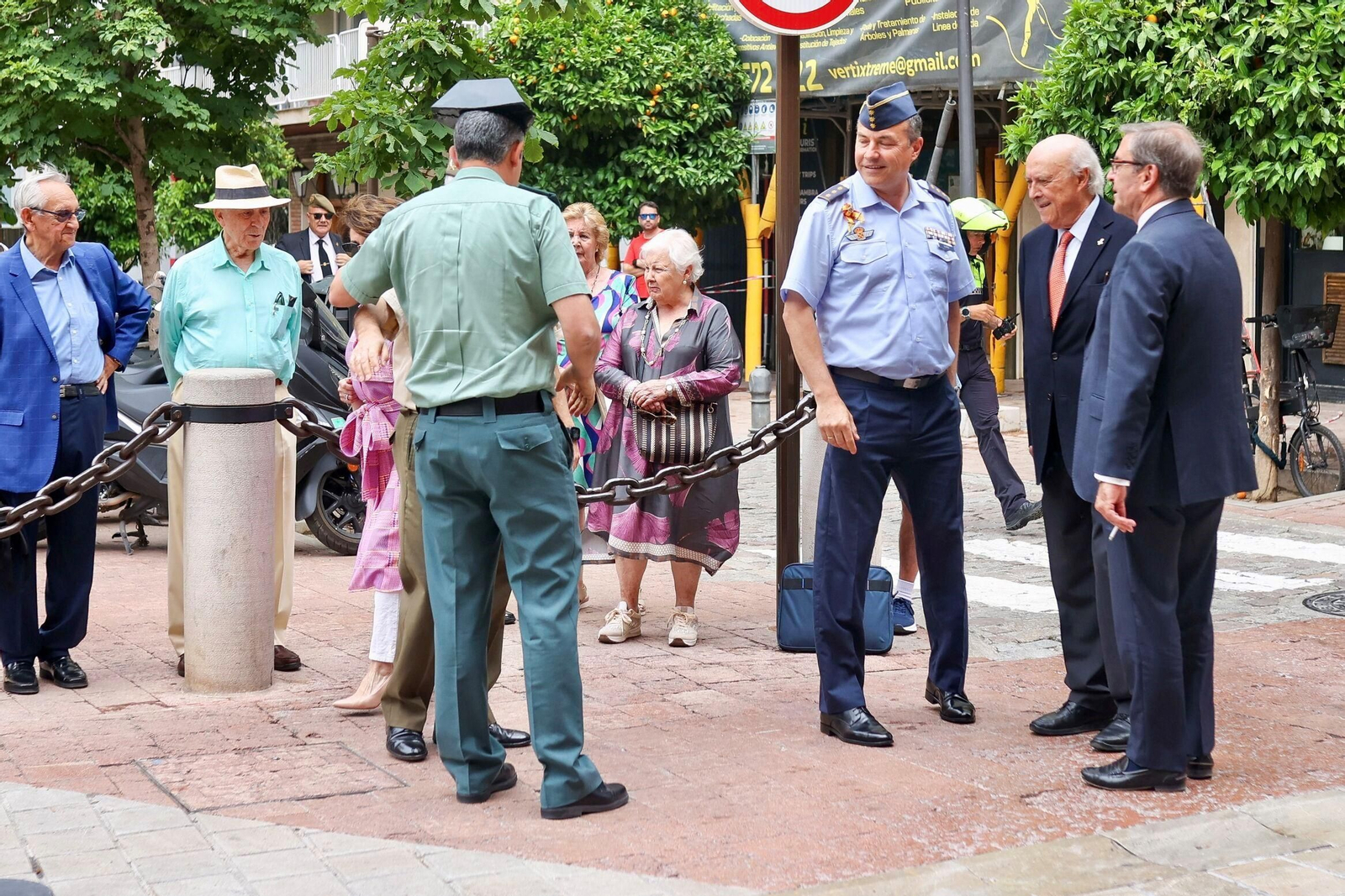 Fotos: el acto de izado de la bandera de España en Granada por el Día de las Fuerzas Armadas