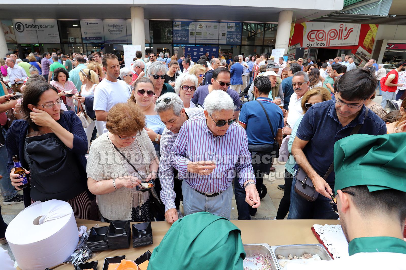 Imágenes del Ronqueo del Atún en el mercado de Huelva