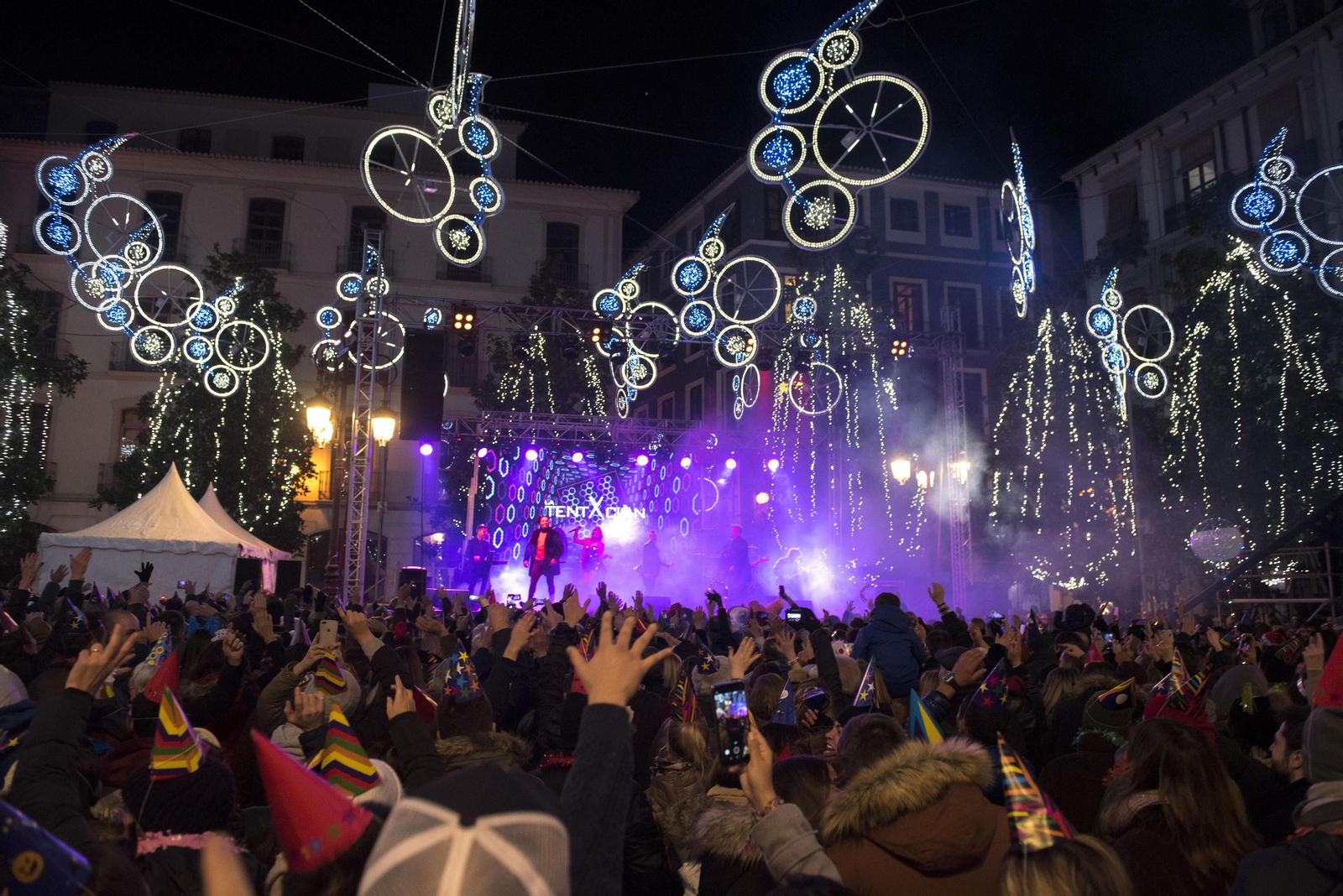 Las imágenes de la Nochevieja en la Plaza del Carmen