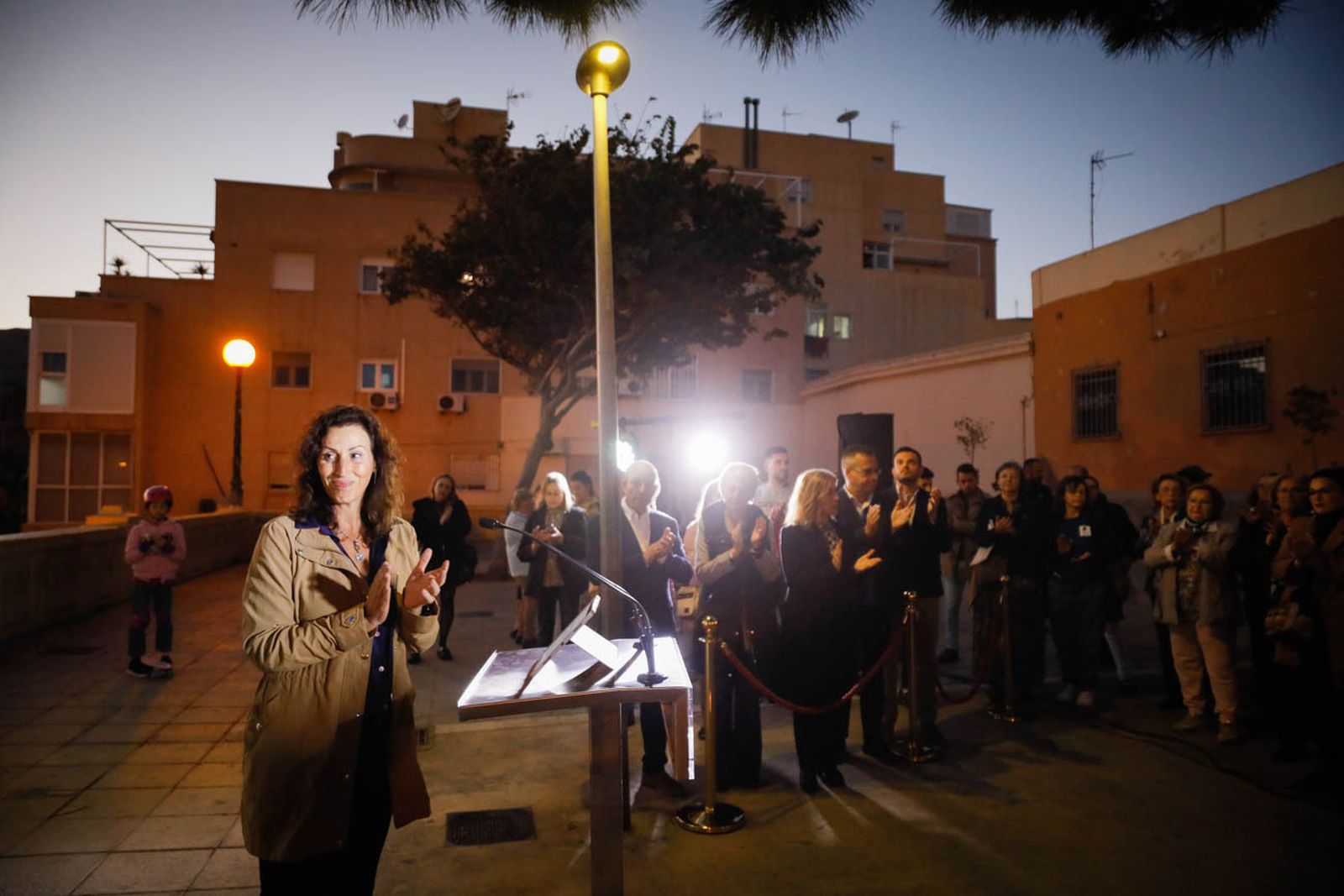 Imágenes del monolito en homenaje a las víctimas de violencia de género