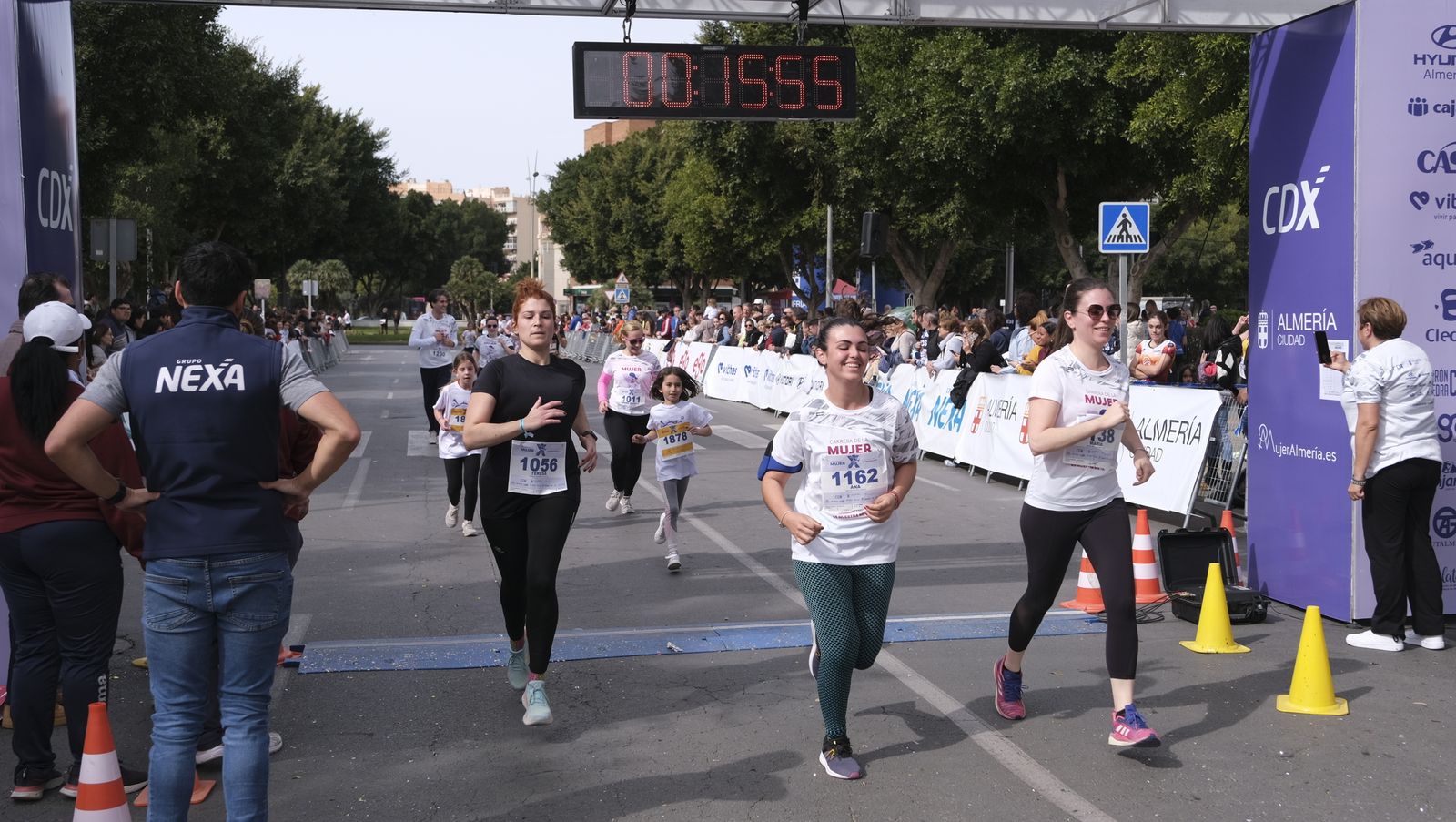 Imágenes de la Carrera de la Mujer 2023 en Almería