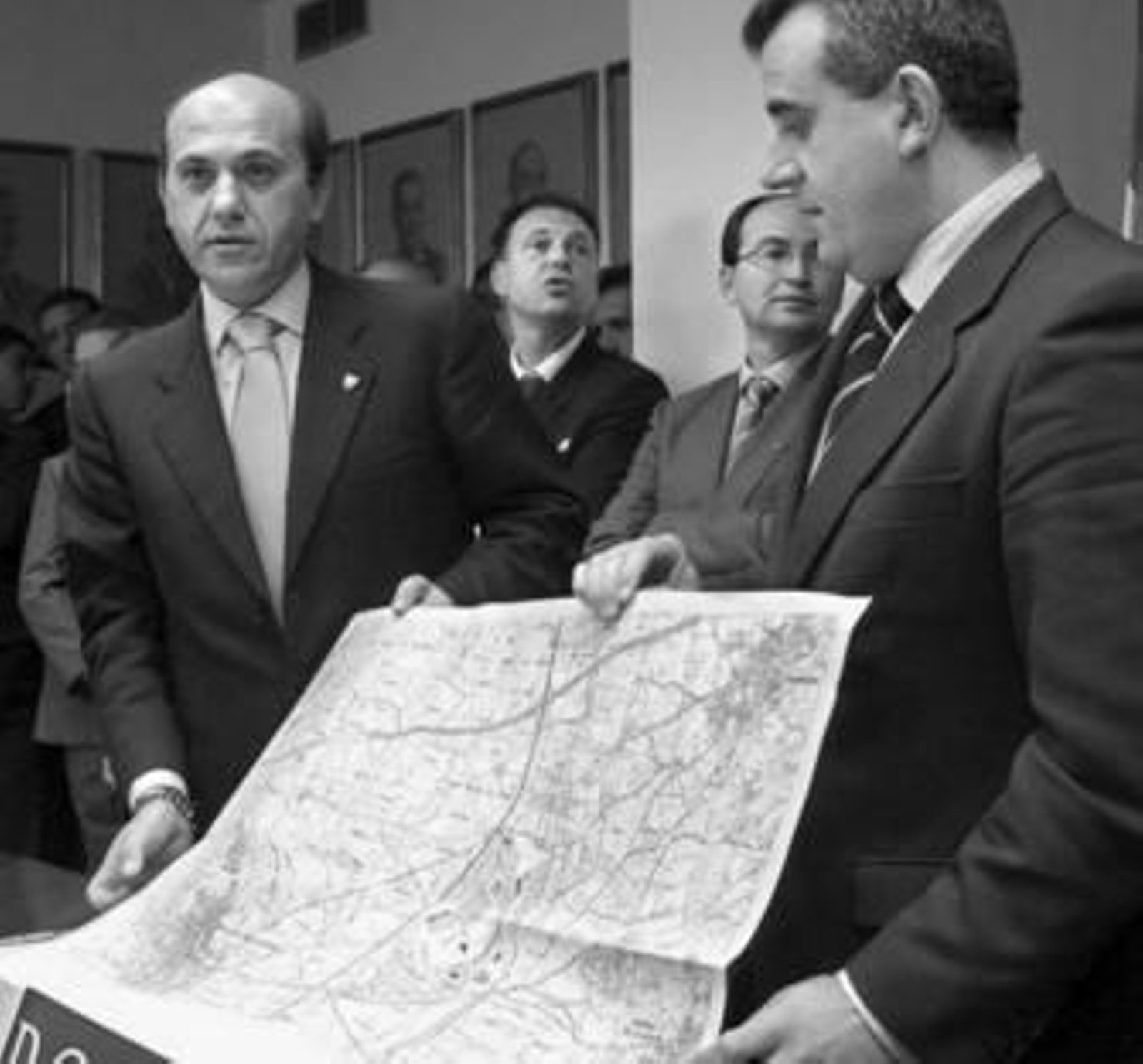 El presidente del Sevilla, José María del Nido, y el alcalde, Antonino Gallego, en la presentación del proyecto.