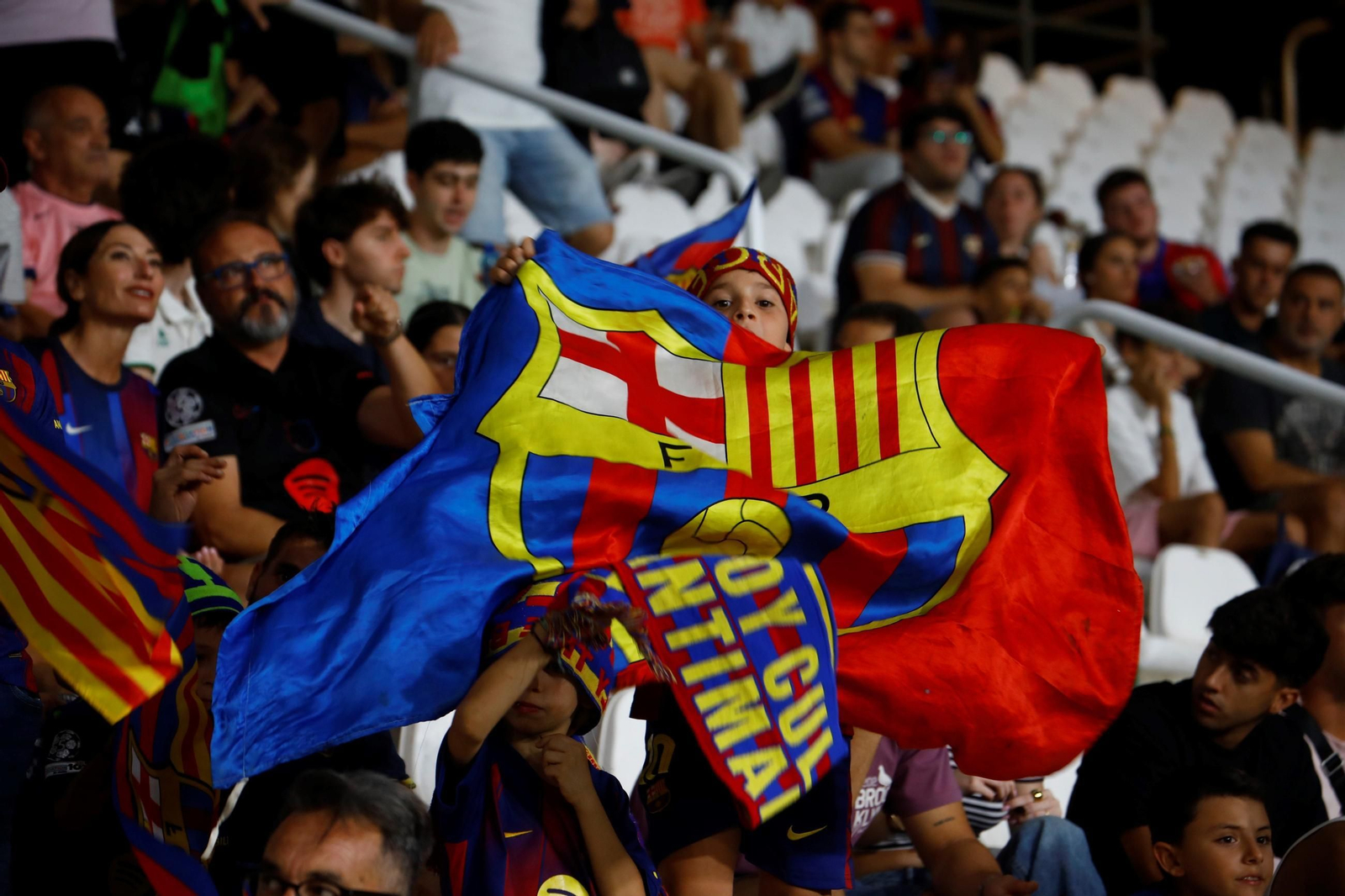 Las mejores fotos del Barcelona - Racing Club de la final del Mundial de Clubes juvenil en El Arcángel