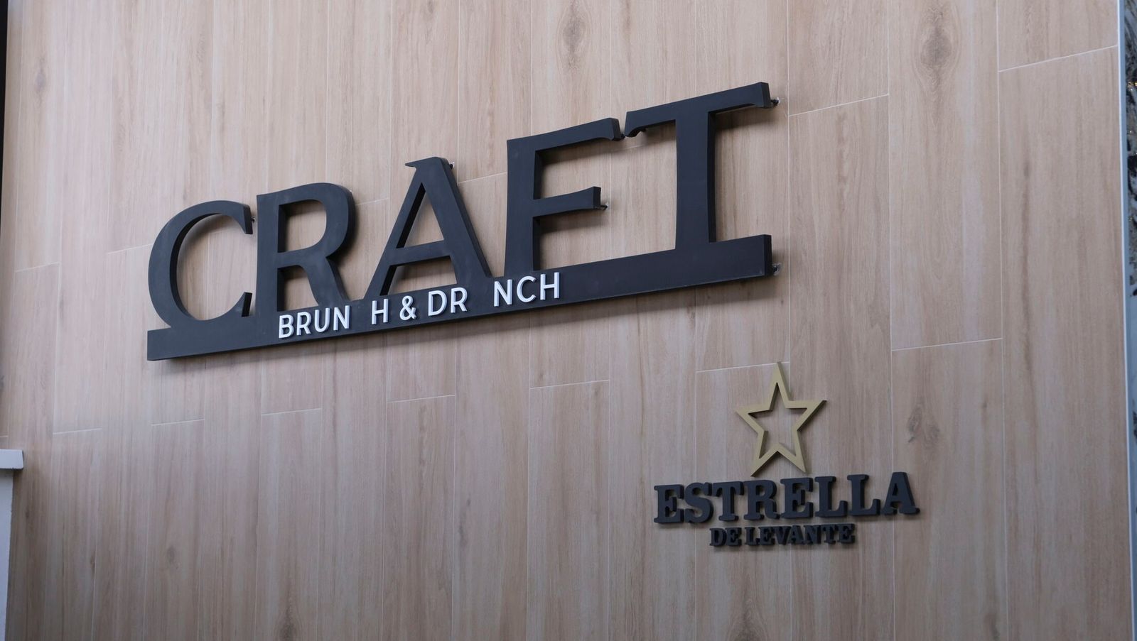 Craft Brunch & Drunch, Imperfecto Anticlub y Pícaro 213, locales de moda en la Vega y la Térmica, en imágenes