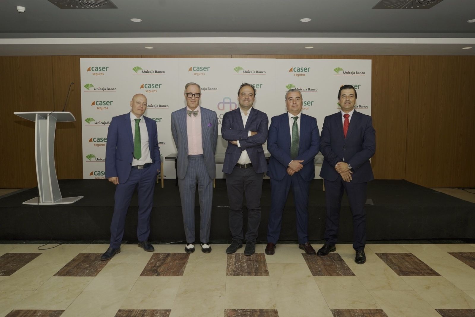 Foto de familia al término de las jornadas.