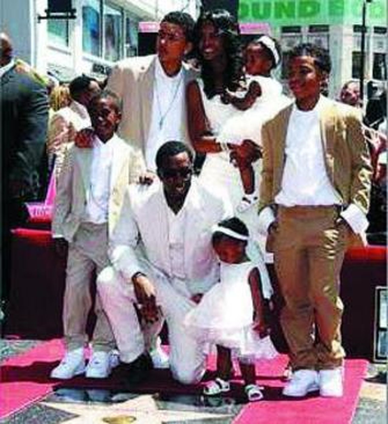 Puff Diddy revela su estrella en el Paseo de la Fama